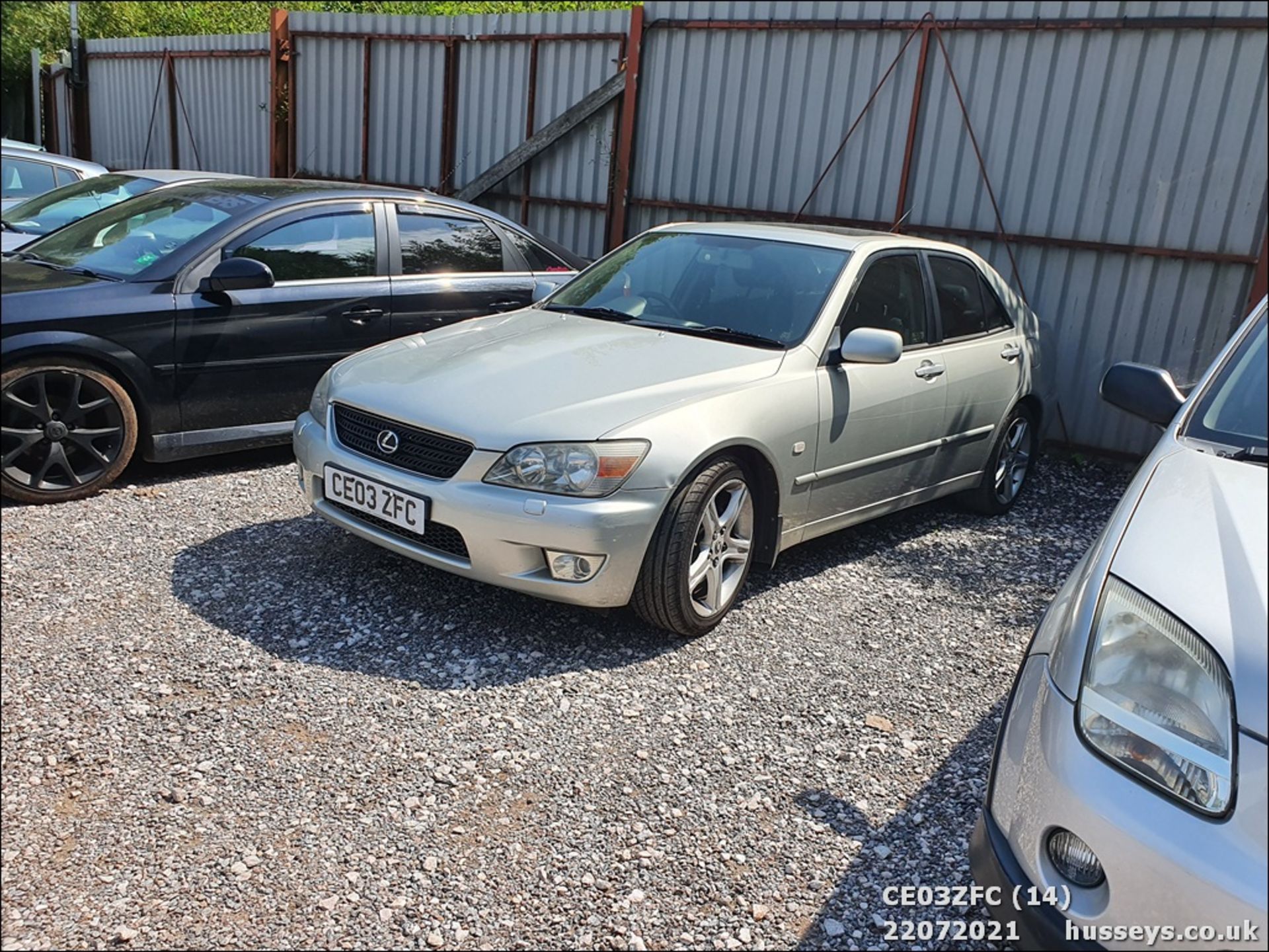 03/03 LEXUS IS200 SPORT - 1988cc 4dr Saloon (Silver) - Image 14 of 14