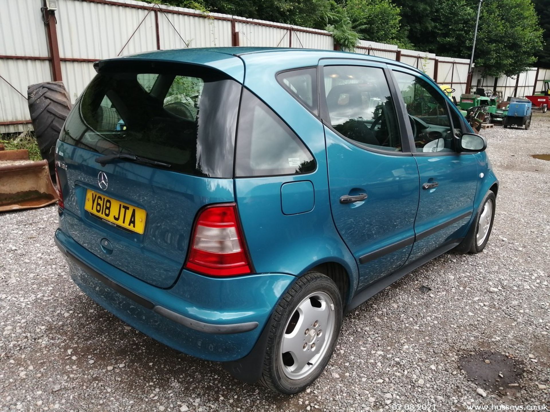 2001 MERCEDES A160 ELEGANCE AUTO - 1598cc 5dr Hatchback (Blue, 66k) - Image 6 of 11