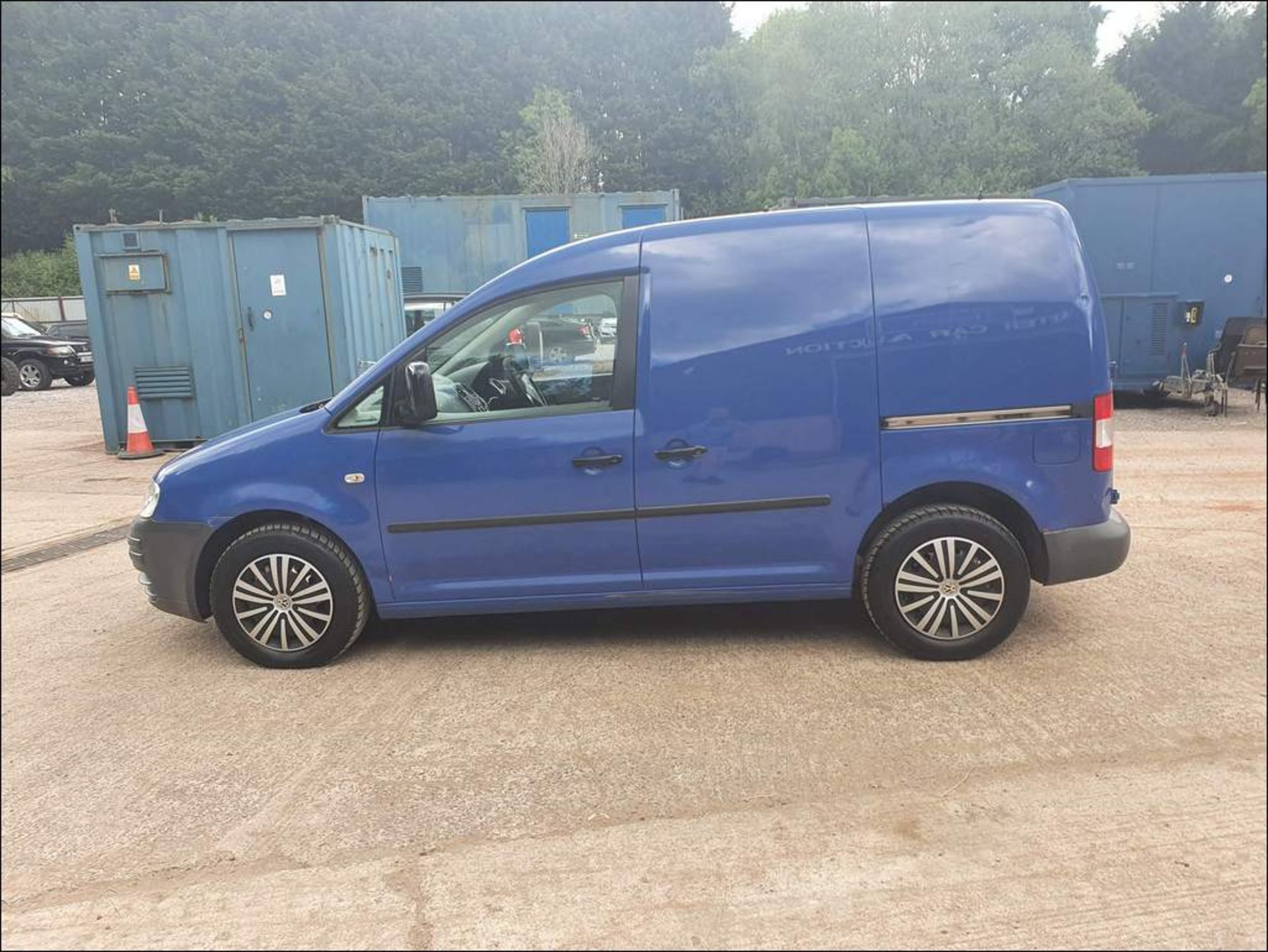 09/09 VOLKSWAGEN CADDY C20 PLUS SDI - 1968cc Van (Blue, 185k) - Image 7 of 12