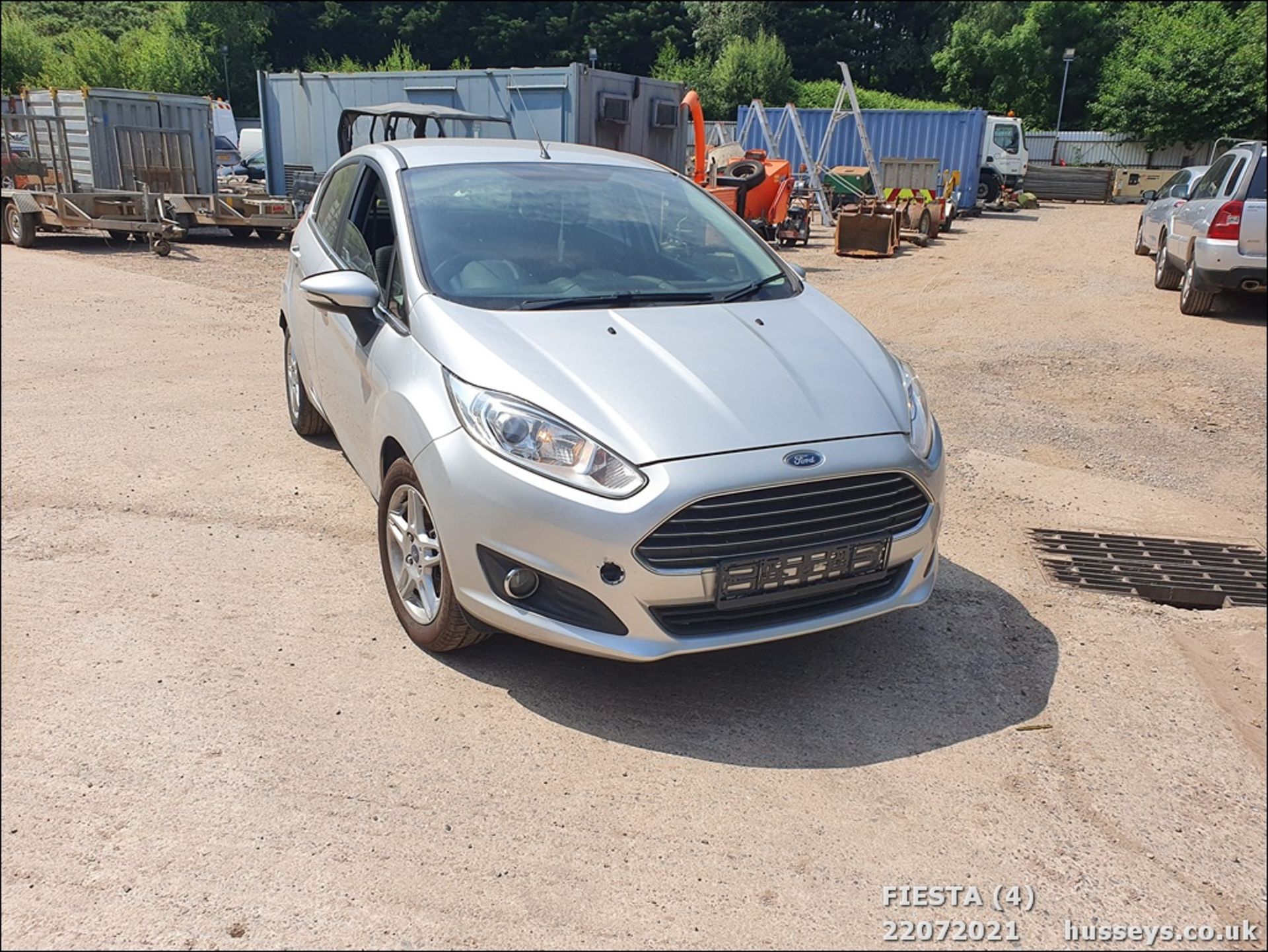 13/63 FORD FIESTA ZETEC - 998cc 5dr Hatchback (Silver, 85k) - Image 5 of 21