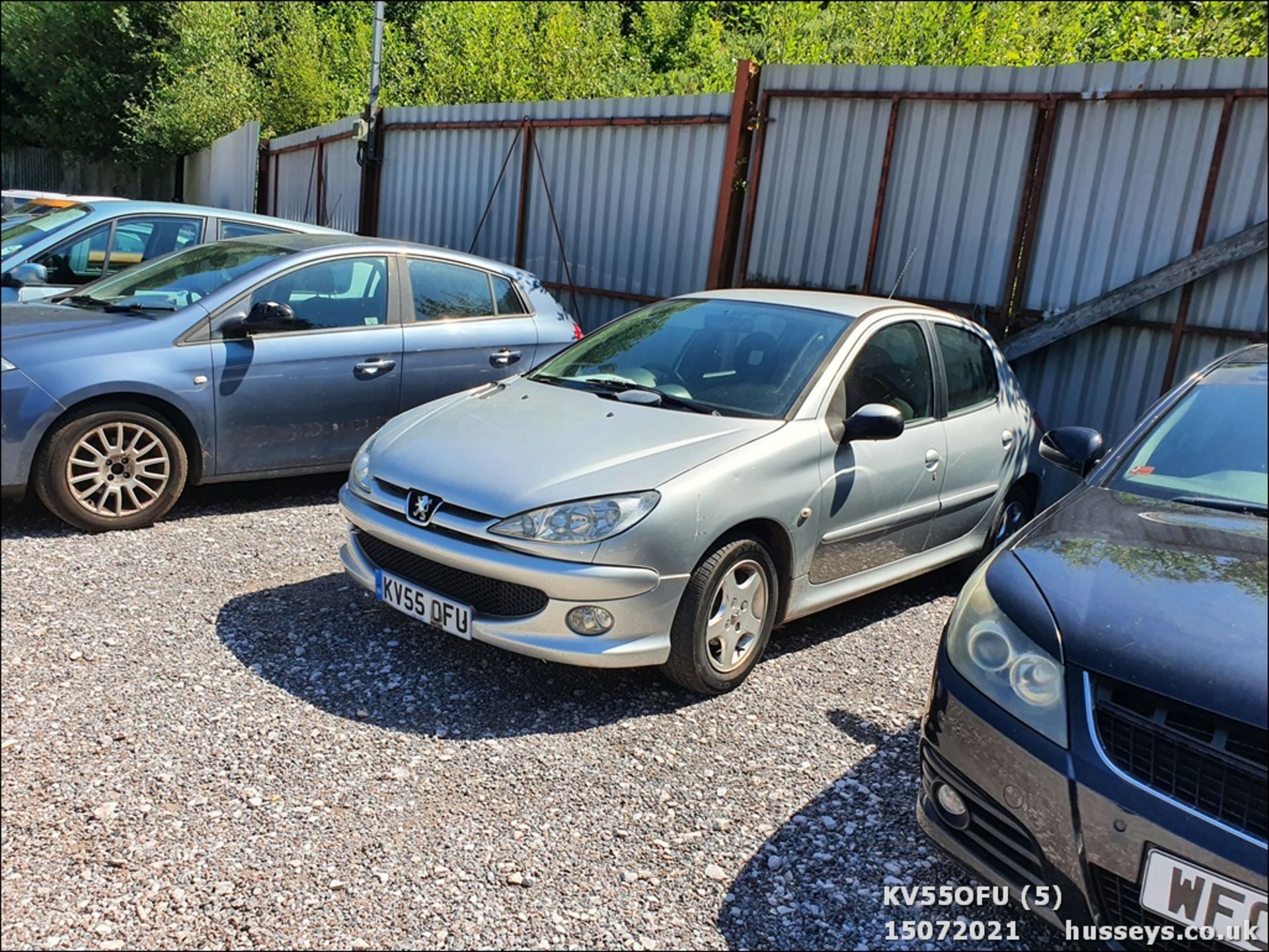 05/55 PEUGEOT 206 VERVE HDI - 1398cc 5dr Hatchback (Silver, 152k) - Image 5 of 12