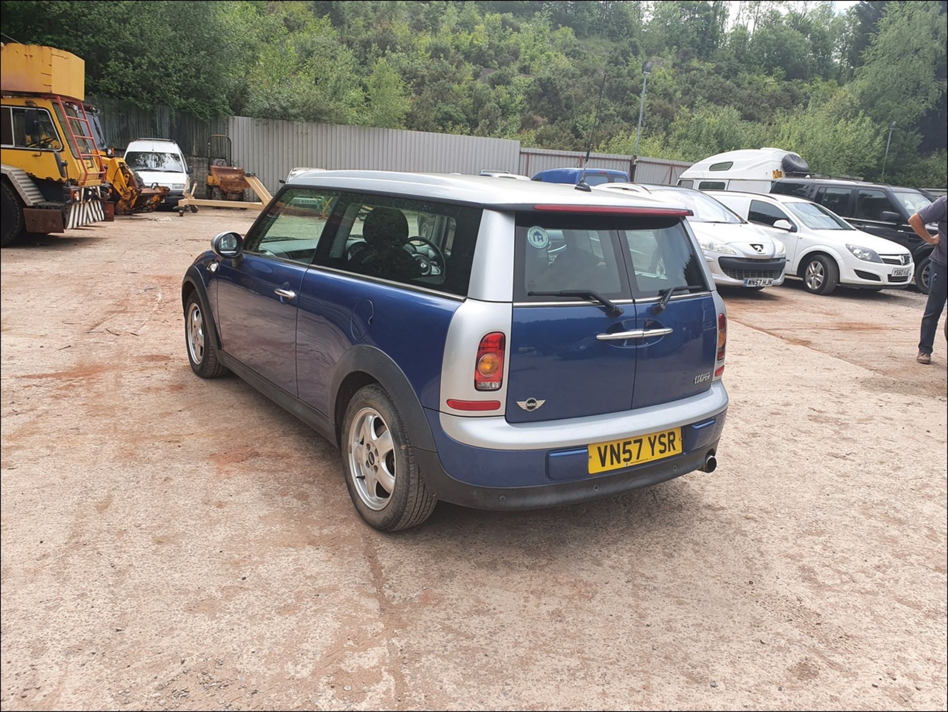 07/57 MINI COOPER AUTO CLUBMAN - 1598cc 5dr Estate (Blue, 138k) - Image 8 of 14