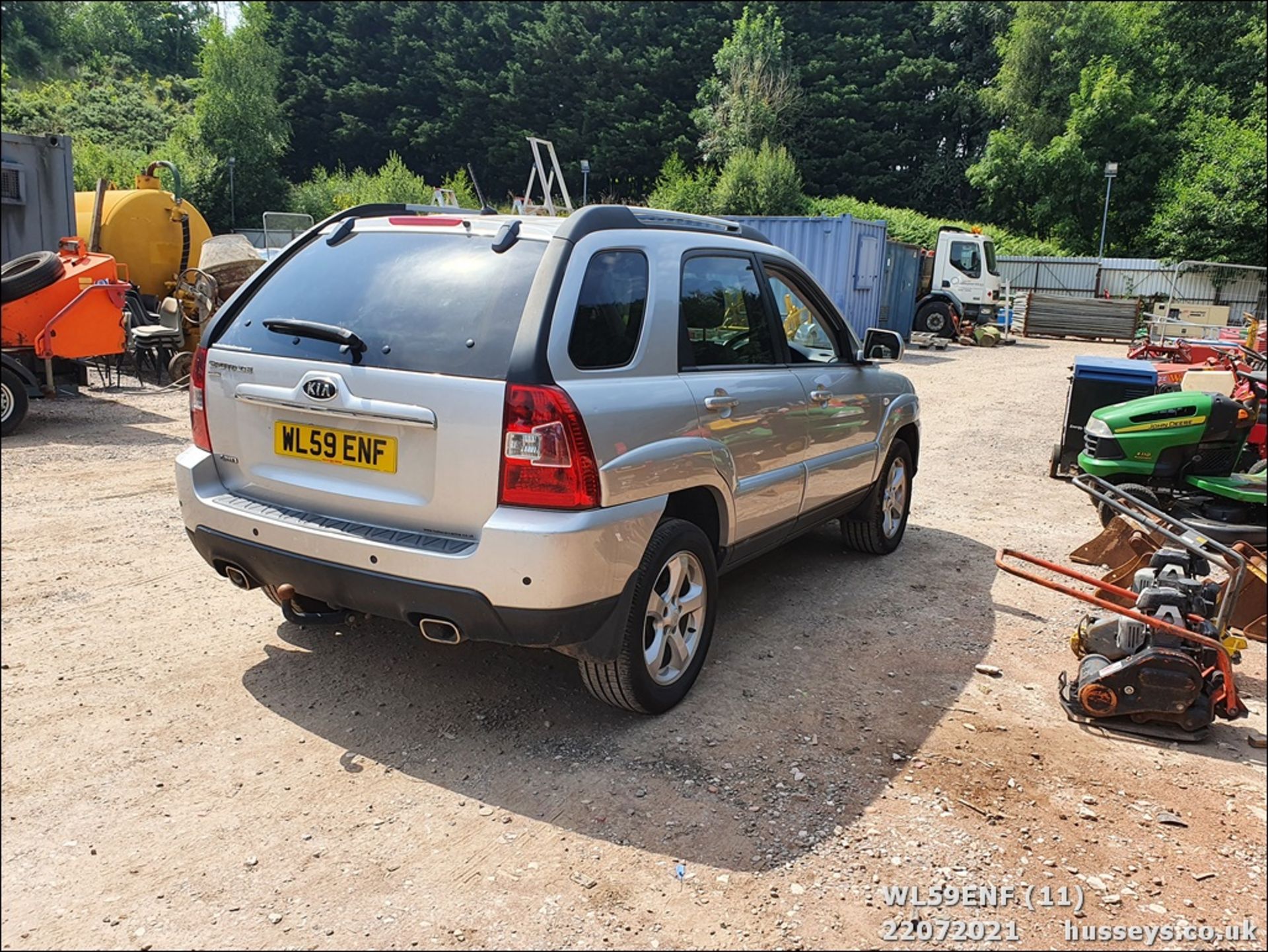 09/59 KIA SPORTAGE TITAN CRDI - 1991cc 5dr Estate (Silver, 116k) - Image 11 of 16