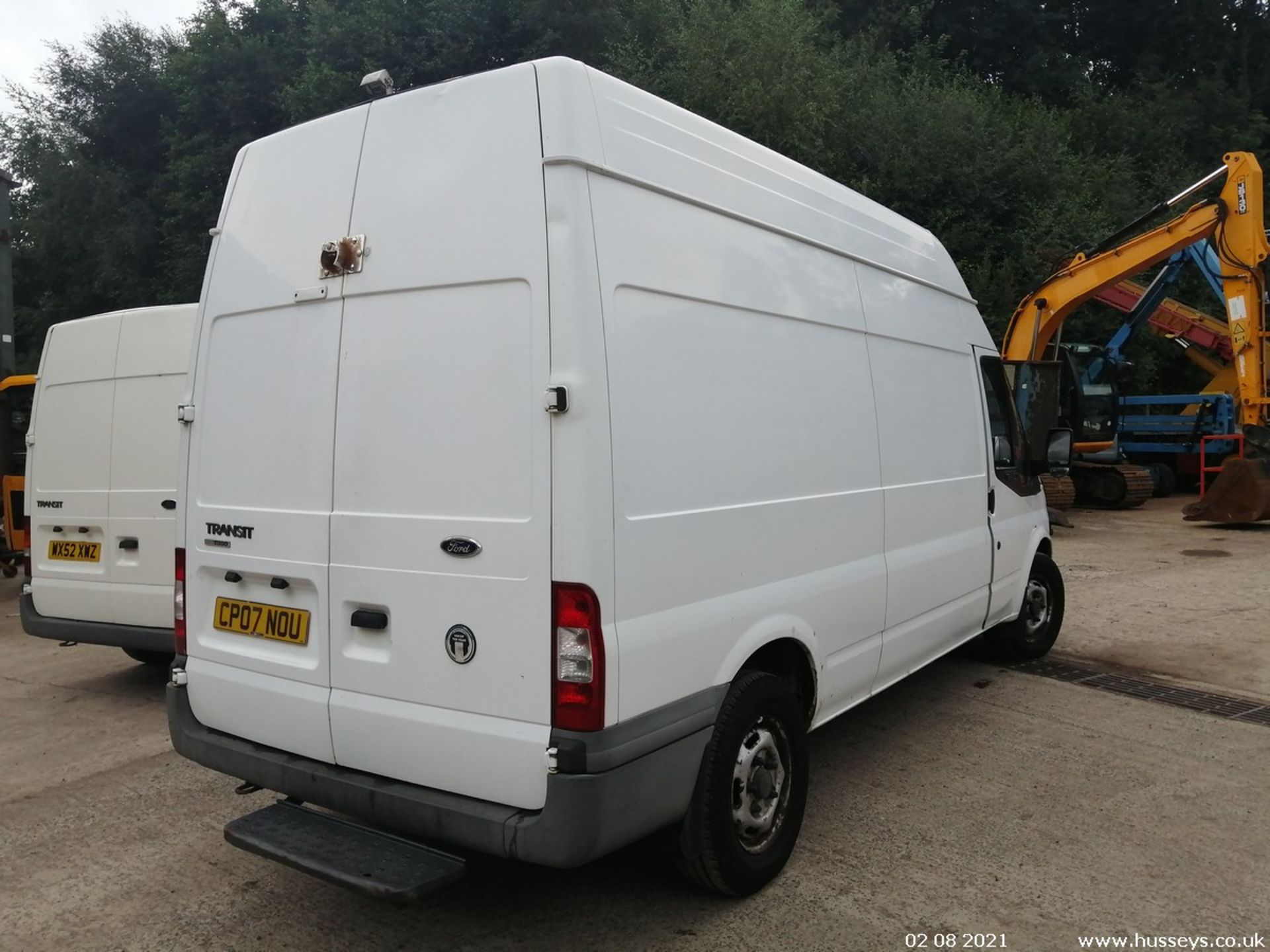 07/07 FORD TRANSIT 110 T350L FWD - 2198cc 5dr Van (White, 162k) - Image 5 of 12