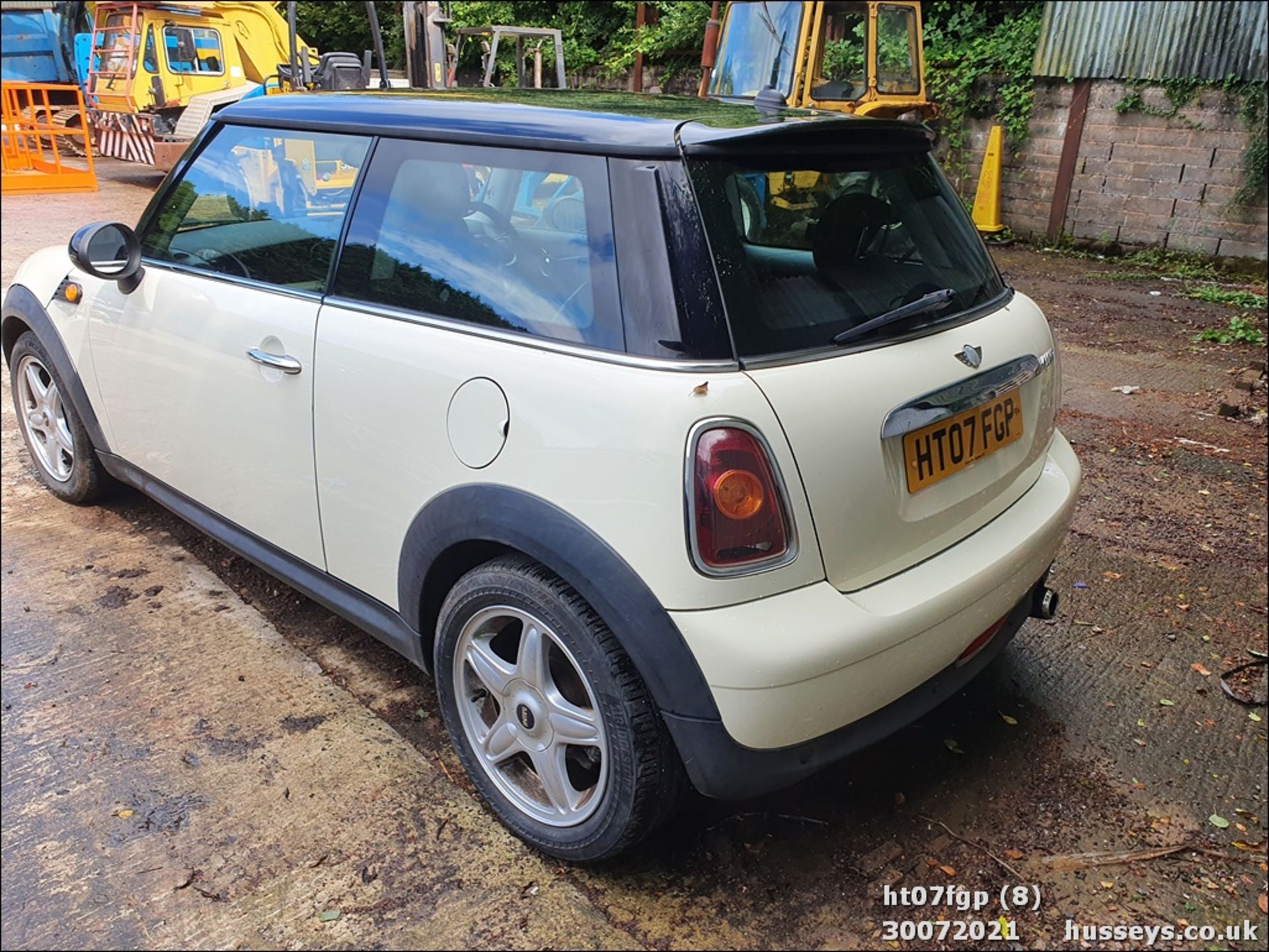 07/07 MINI COOPER - 1598cc 3dr Hatchback (White) - Image 16 of 26