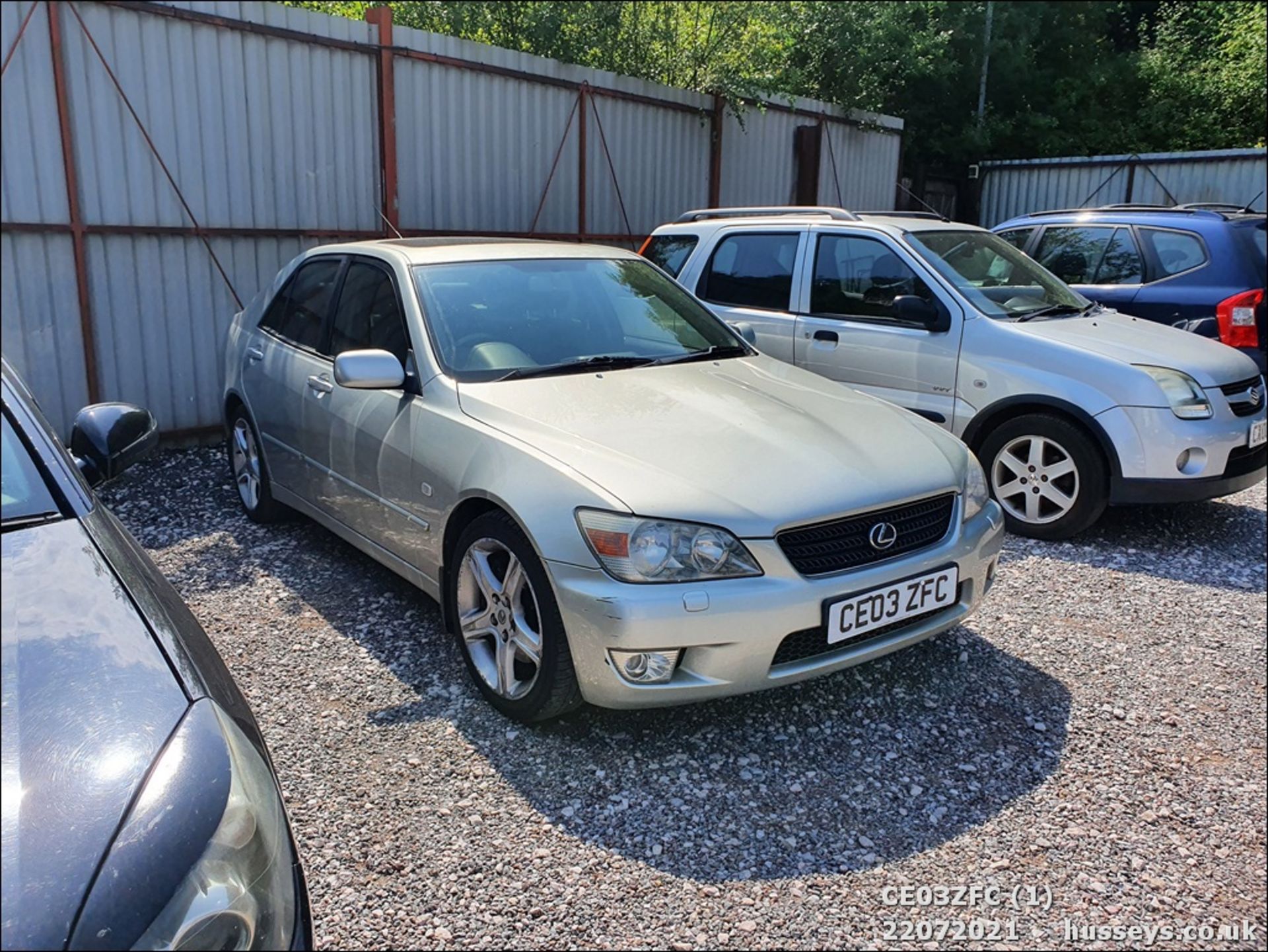 03/03 LEXUS IS200 SPORT - 1988cc 4dr Saloon (Silver) - Image 3 of 14