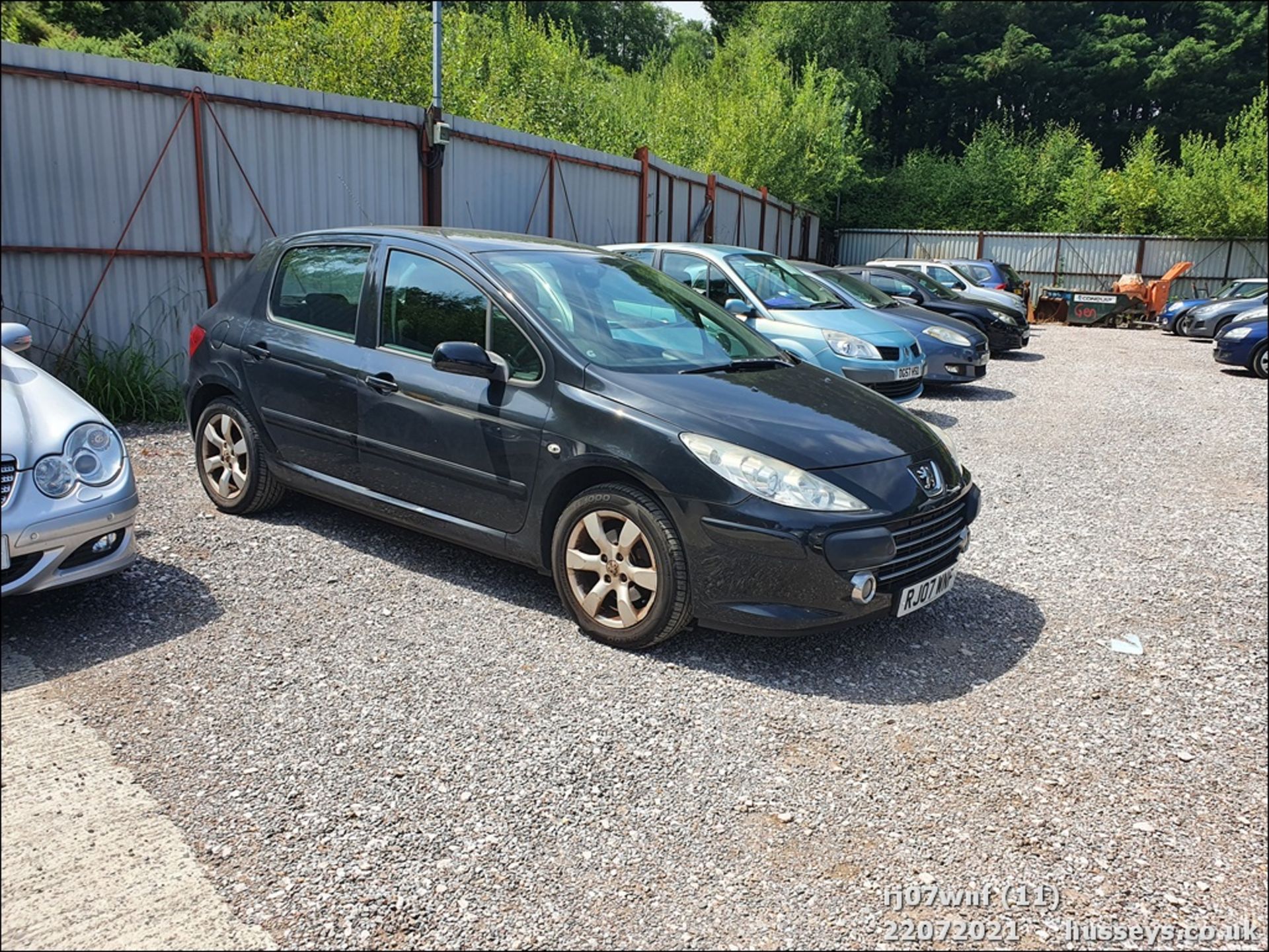 07/07 PEUGEOT 307 S SEMI-AUTO - 1587cc 5dr Hatchback (Black, 39k) - Image 10 of 10