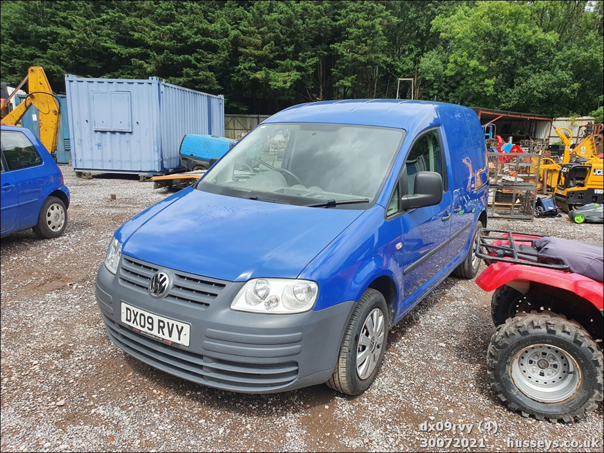 09/09 VOLKSWAGEN CADDY C20 PLUS SDI - 1968cc 2dr Van (Blue, 99k) - Image 4 of 11