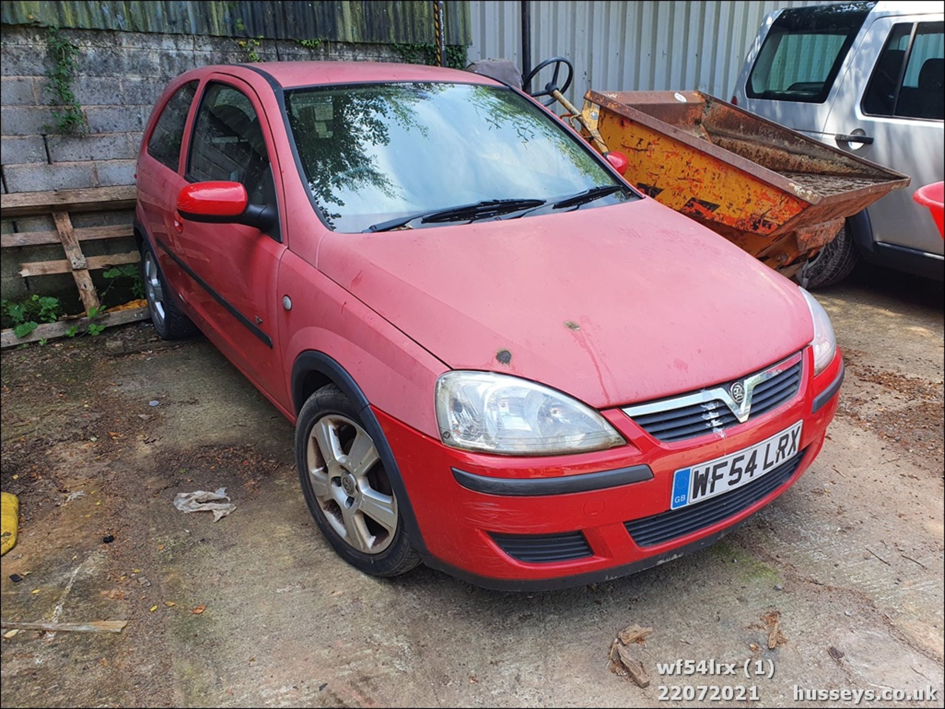 04/54 VAUXHALL CORSA ENERGY TWINPORT - 998cc 3dr Hatchback (Red, 61k) - Image 2 of 16