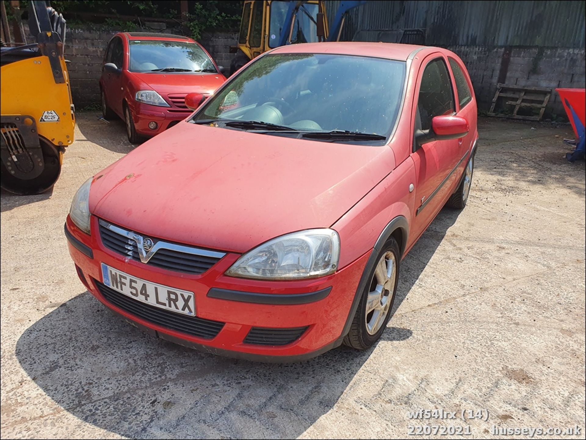 04/54 VAUXHALL CORSA ENERGY TWINPORT - 998cc 3dr Hatchback (Red, 61k) - Image 15 of 16