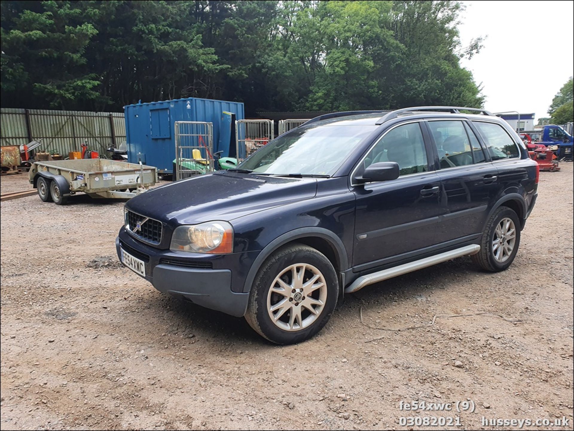 04/54 VOLVO XC 90 D5 SE AWD SEMI-AUTO - 2401cc 5dr Estate (Blue, 151k) - Image 7 of 13