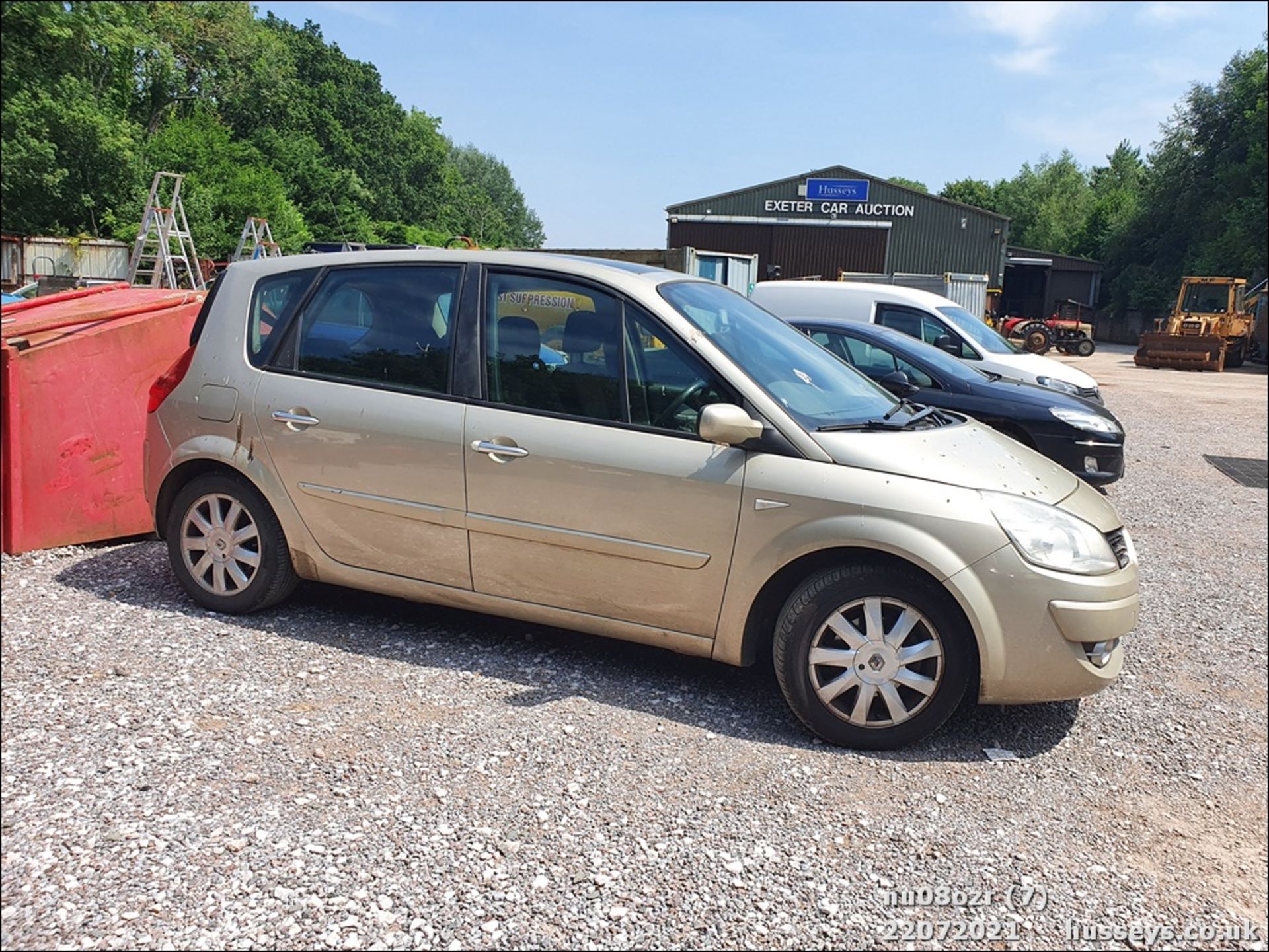 08/08 RENAULT SCENIC DYN DCI 106 - 1461cc 5dr MPV (Gold) - Image 8 of 16