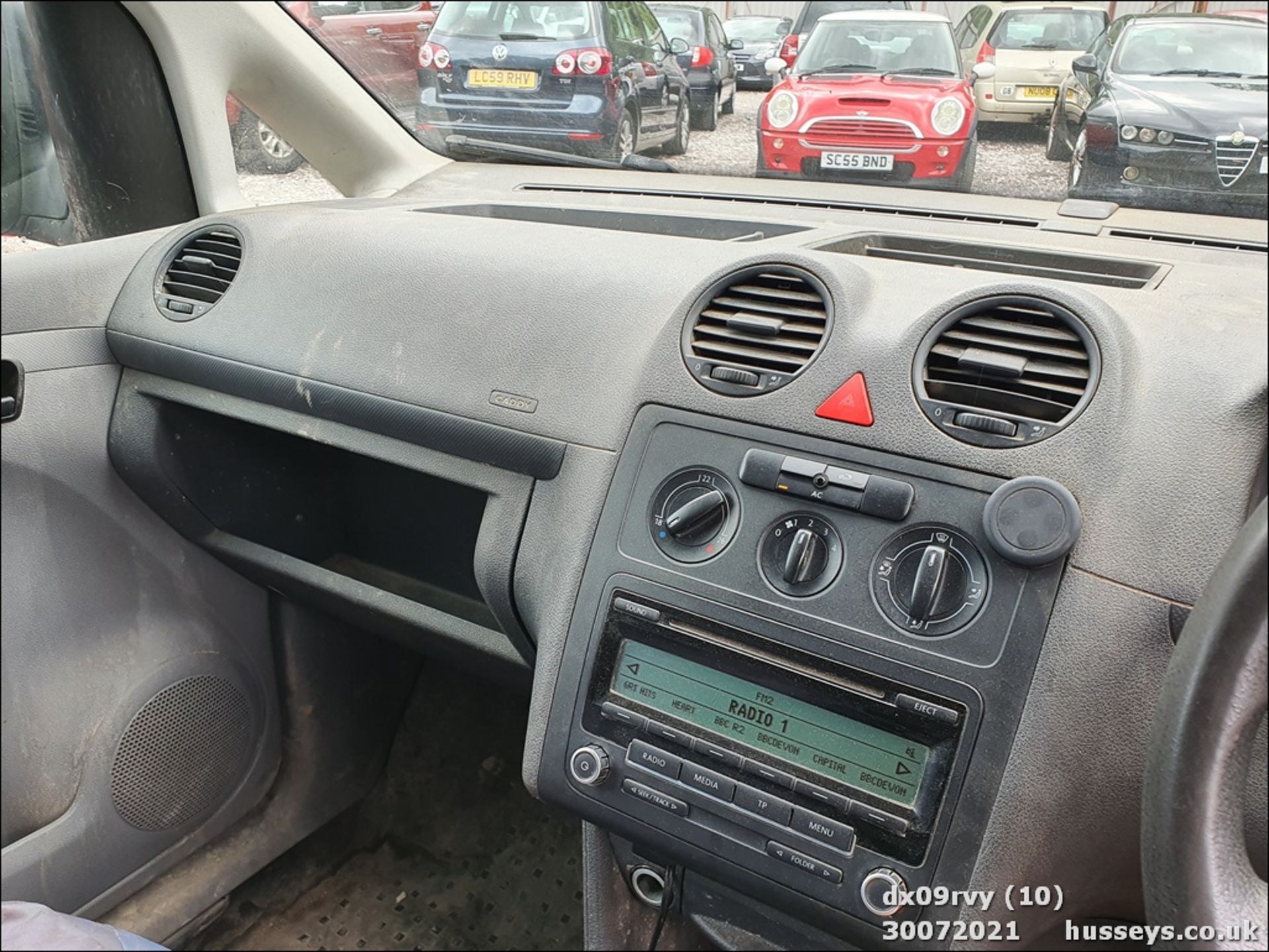 09/09 VOLKSWAGEN CADDY C20 PLUS SDI - 1968cc 2dr Van (Blue, 99k) - Image 10 of 11