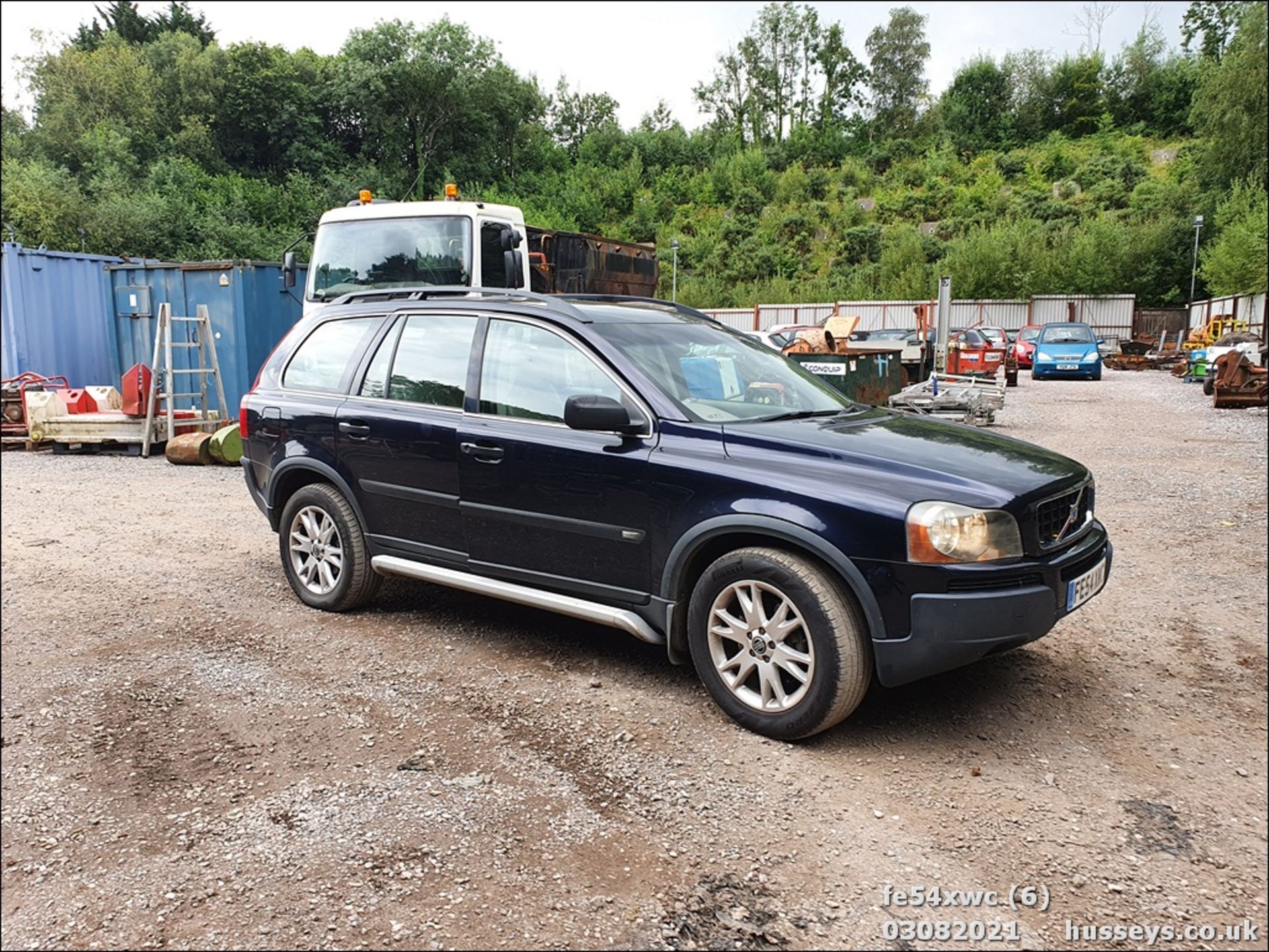 04/54 VOLVO XC 90 D5 SE AWD SEMI-AUTO - 2401cc 5dr Estate (Blue, 151k) - Image 5 of 13