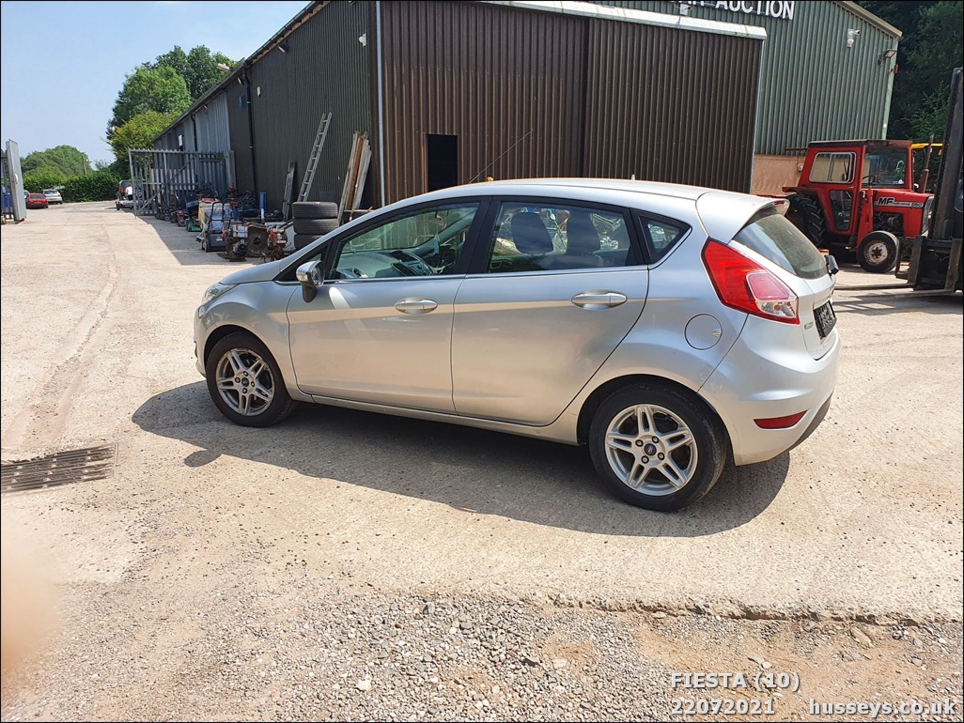 13/63 FORD FIESTA ZETEC - 998cc 5dr Hatchback (Silver, 85k) - Image 11 of 21