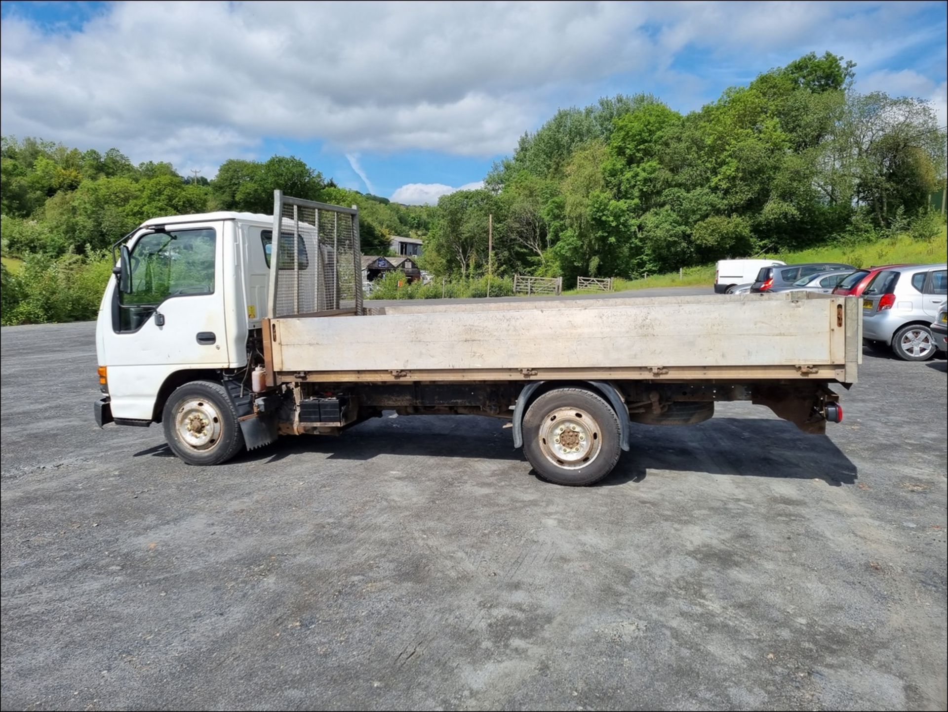 02/02 ISUZU TRUCKS NKR 55 - 2999cc 2dr Lorry (White) - Image 7 of 16