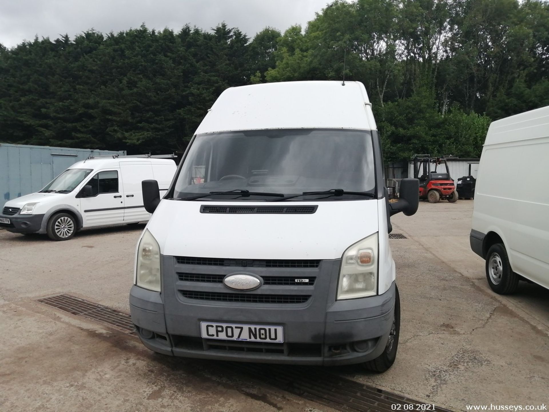 07/07 FORD TRANSIT 110 T350L FWD - 2198cc 5dr Van (White, 162k) - Image 2 of 12