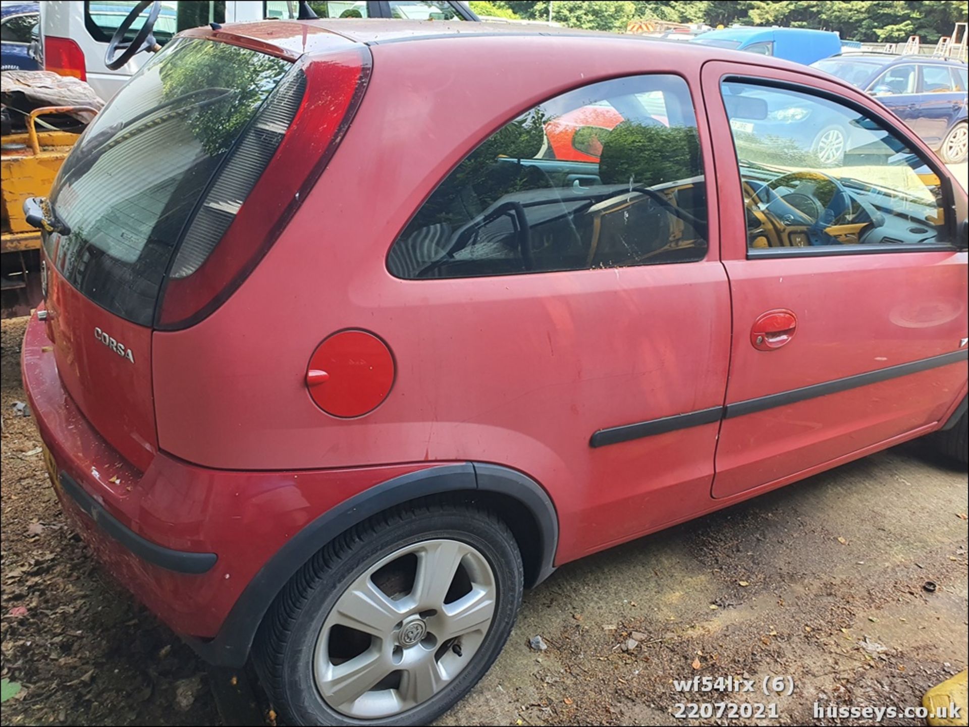 04/54 VAUXHALL CORSA ENERGY TWINPORT - 998cc 3dr Hatchback (Red, 61k) - Image 7 of 16