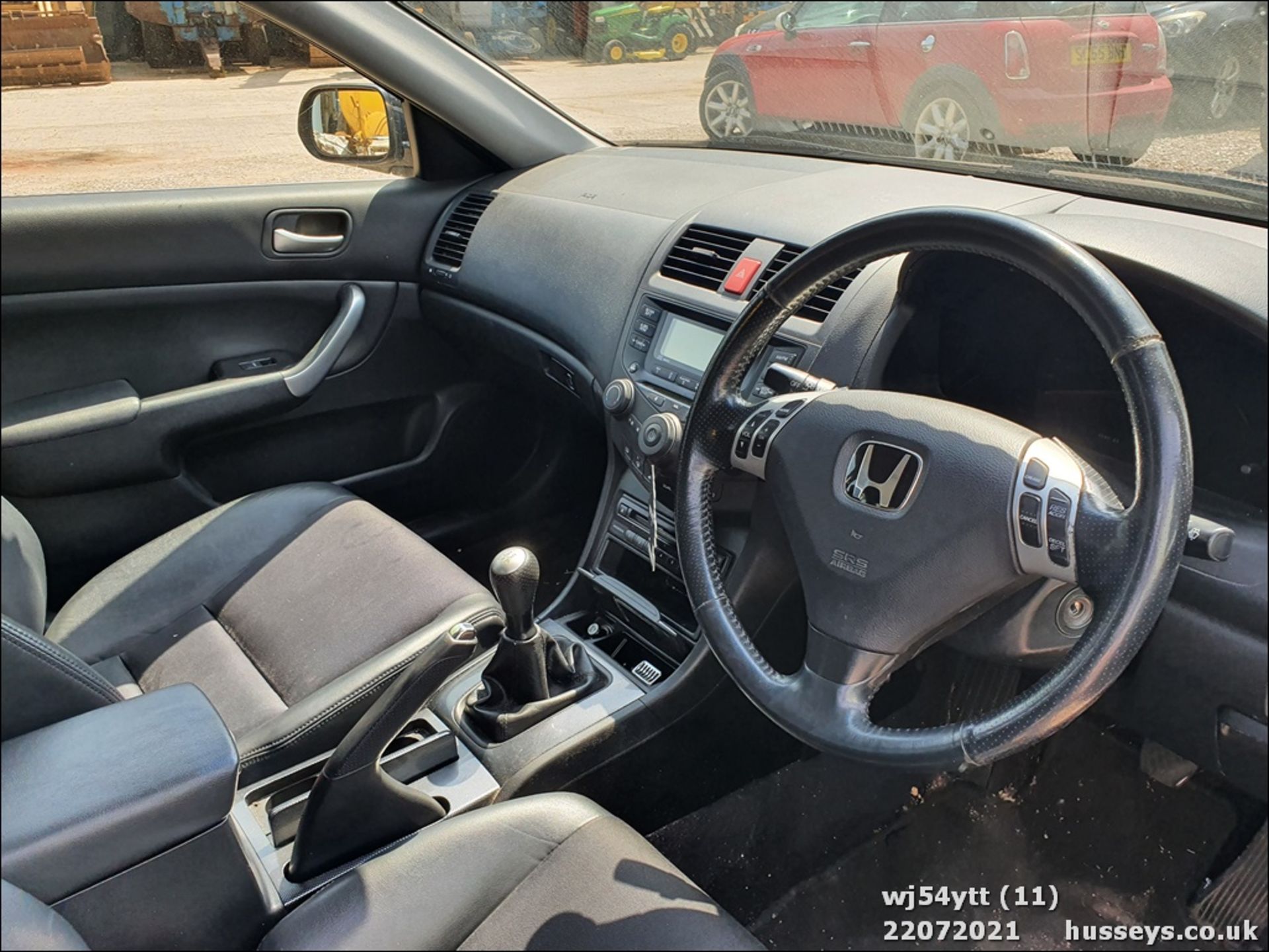 04/54 HONDA ACCORD VTEC SPORT - 1997cc 4dr Saloon (Black, 170k) - Image 11 of 13