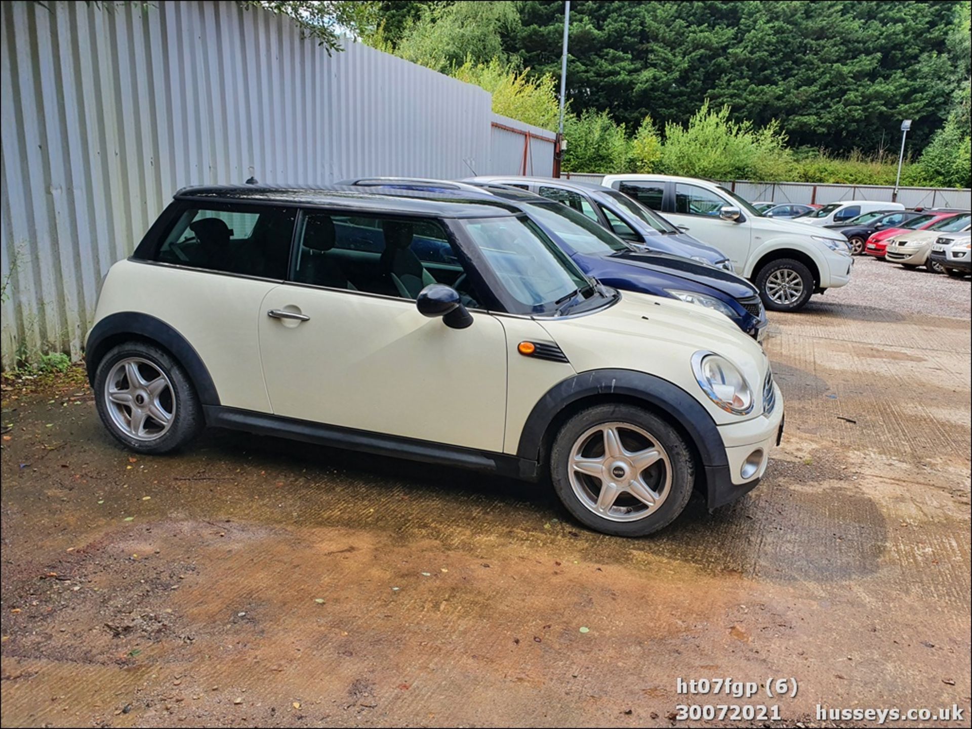 07/07 MINI COOPER - 1598cc 3dr Hatchback (White) - Image 12 of 26