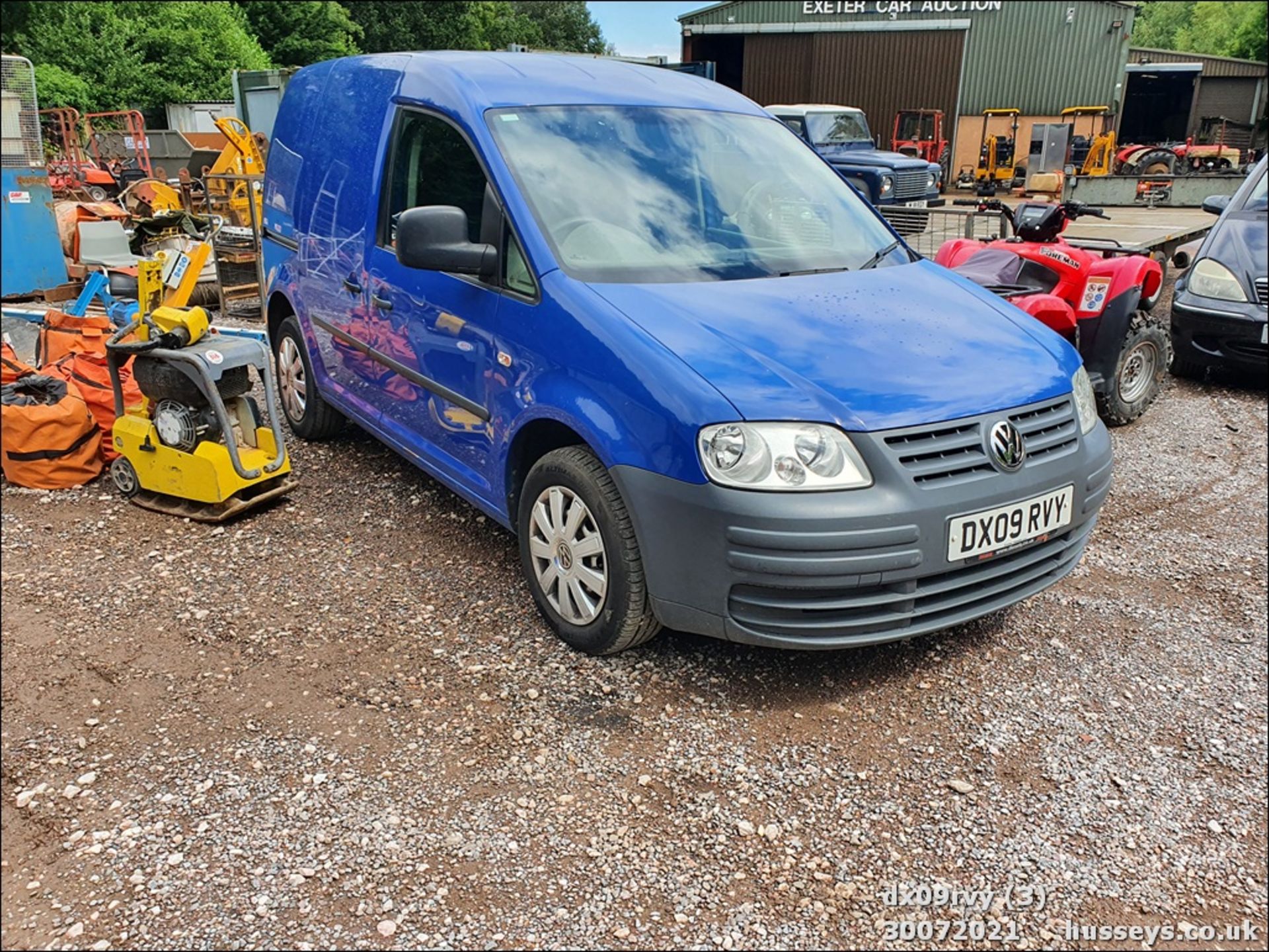 09/09 VOLKSWAGEN CADDY C20 PLUS SDI - 1968cc 2dr Van (Blue, 99k) - Image 3 of 11