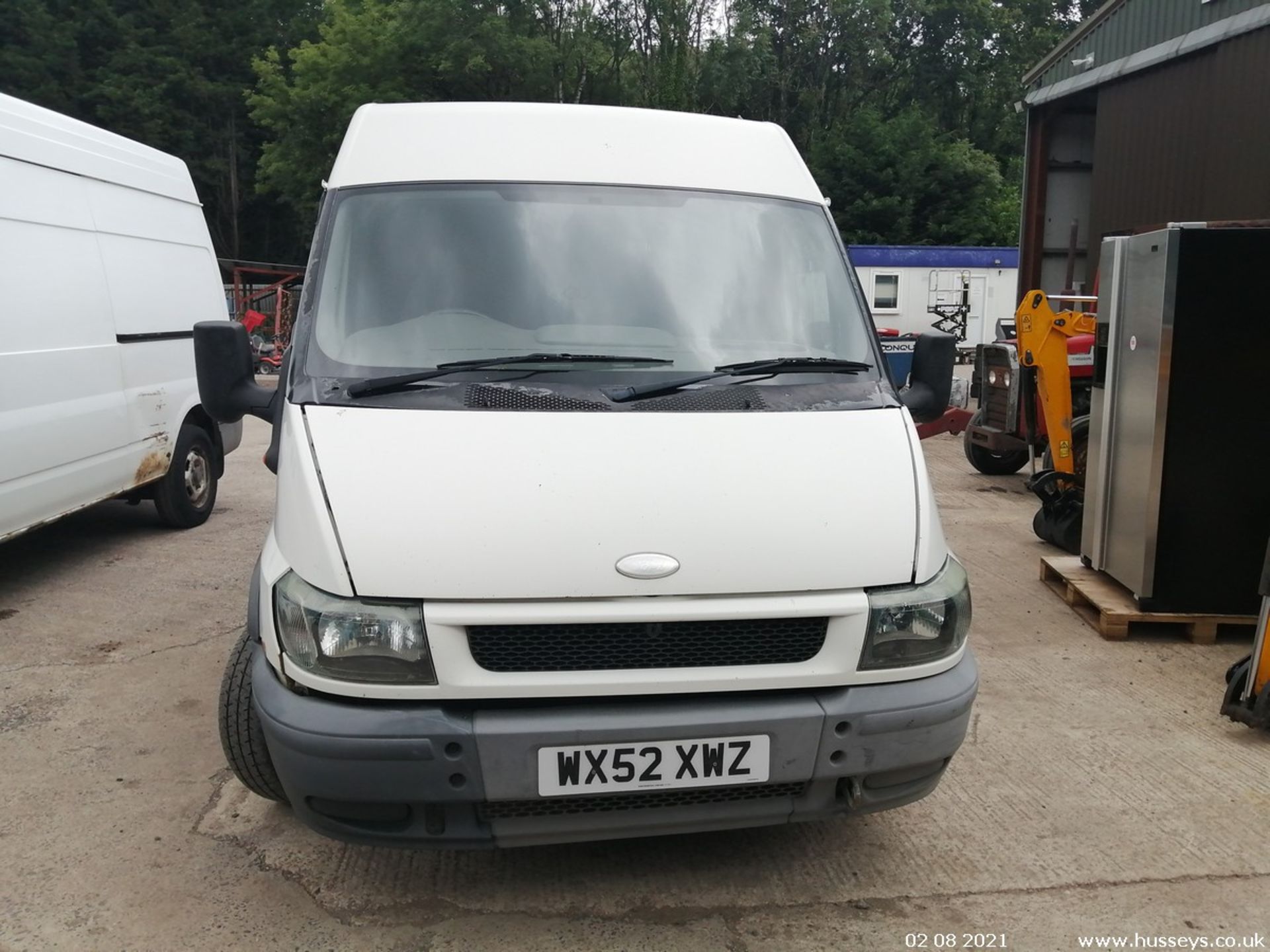 02/52 FORD TRANSIT 280 SWB TD - 1998cc 5dr Van (White) - Image 2 of 12