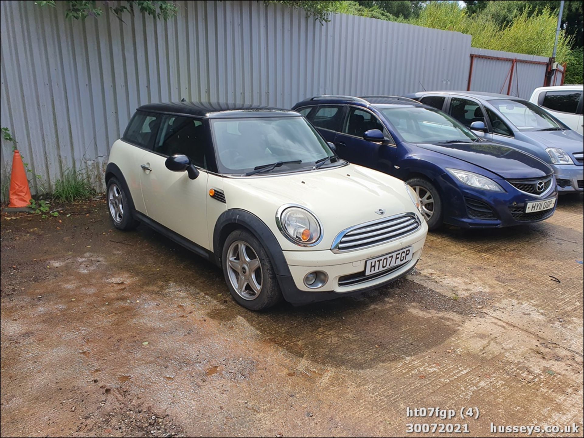 07/07 MINI COOPER - 1598cc 3dr Hatchback (White) - Image 8 of 26