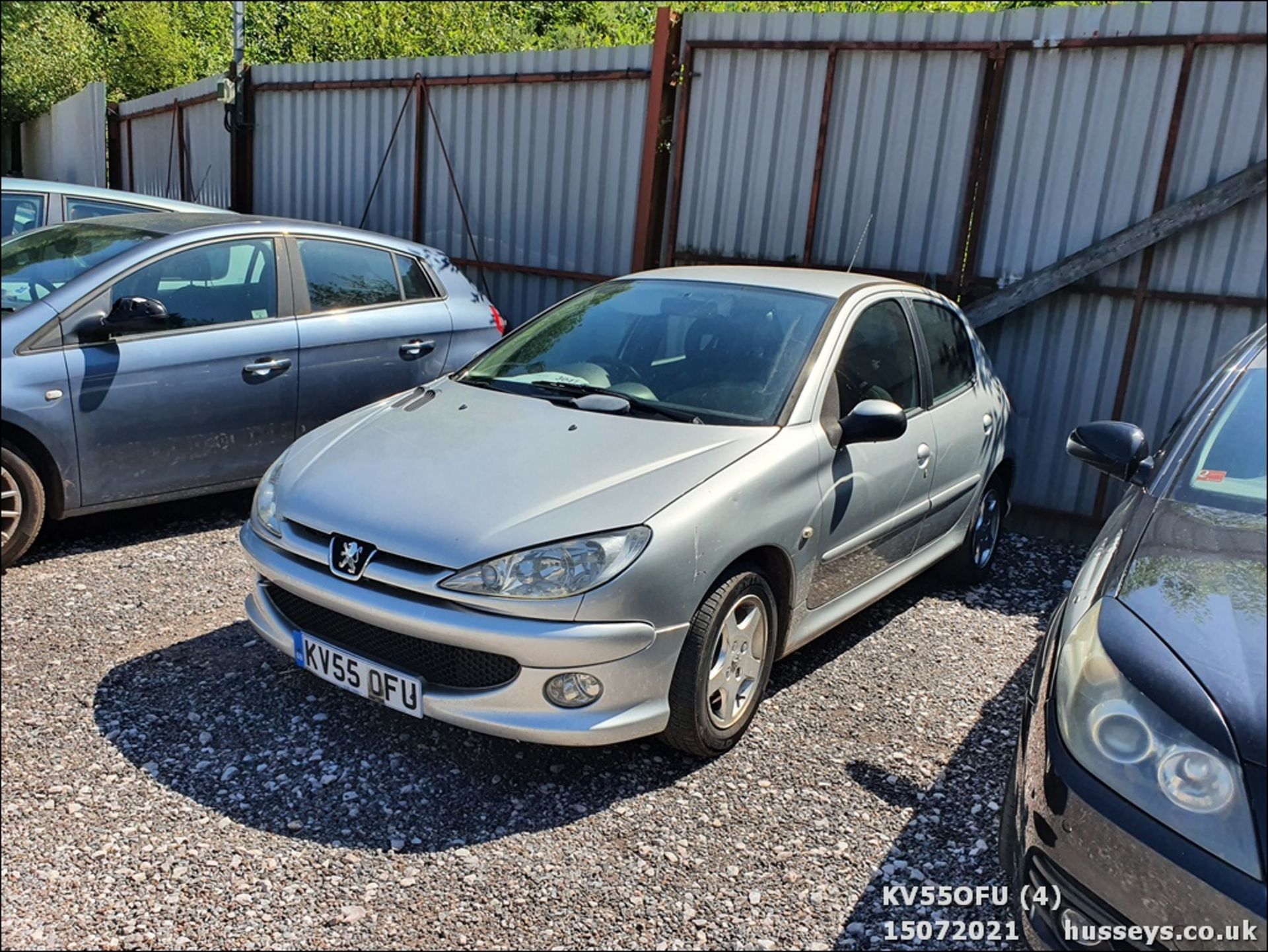 05/55 PEUGEOT 206 VERVE HDI - 1398cc 5dr Hatchback (Silver, 152k) - Image 3 of 12