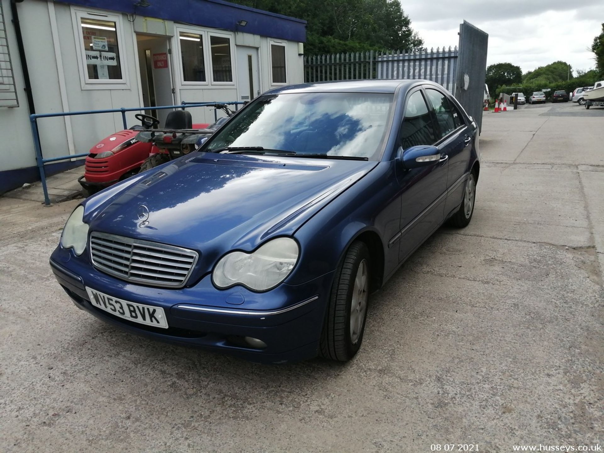 03/53 MERCEDES C270 CDI ELEGANCE SE AUTO - 2685cc 4dr Saloon (Blue, 135k) - Image 2 of 10