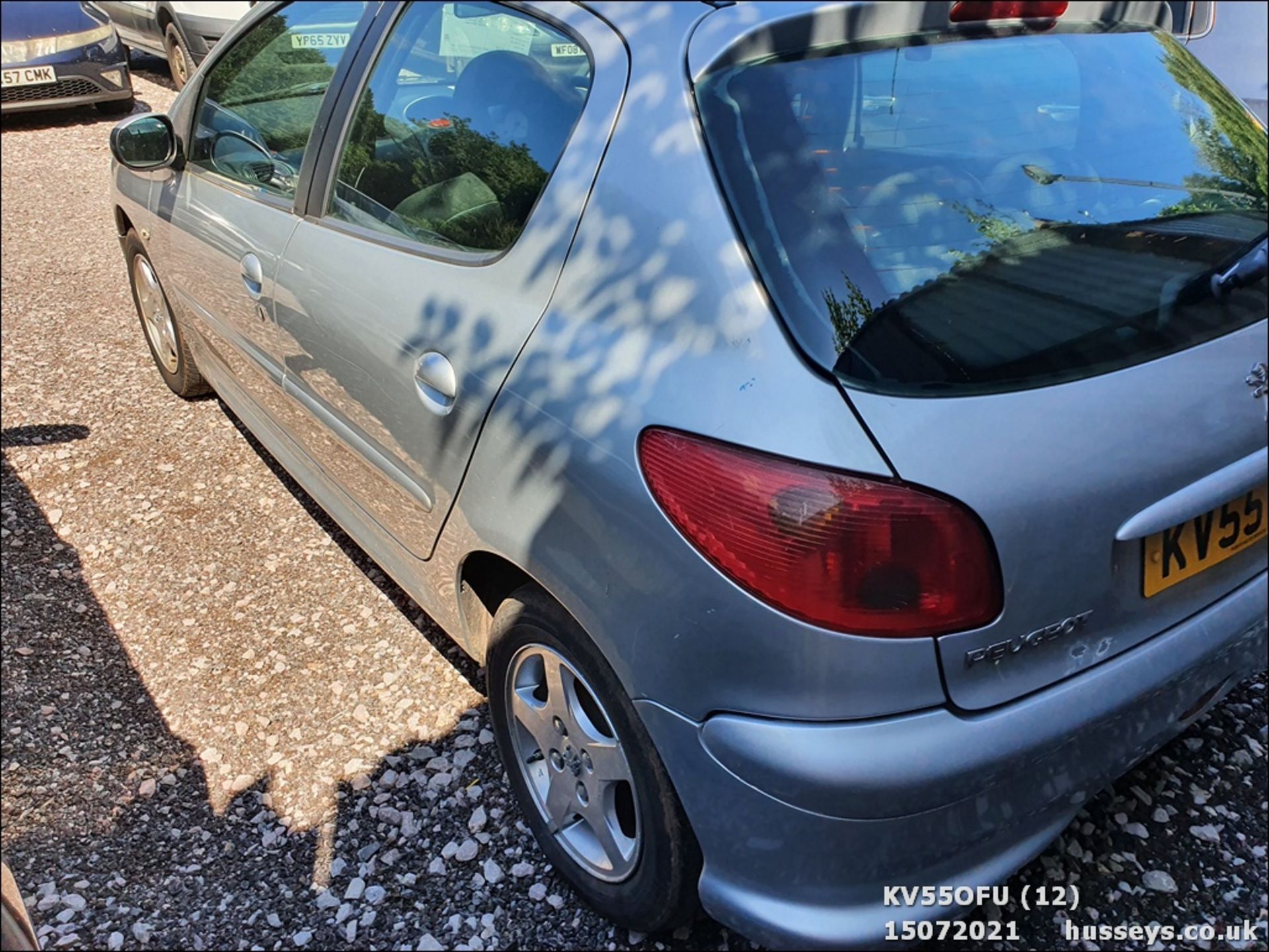 05/55 PEUGEOT 206 VERVE HDI - 1398cc 5dr Hatchback (Silver, 152k) - Image 12 of 12