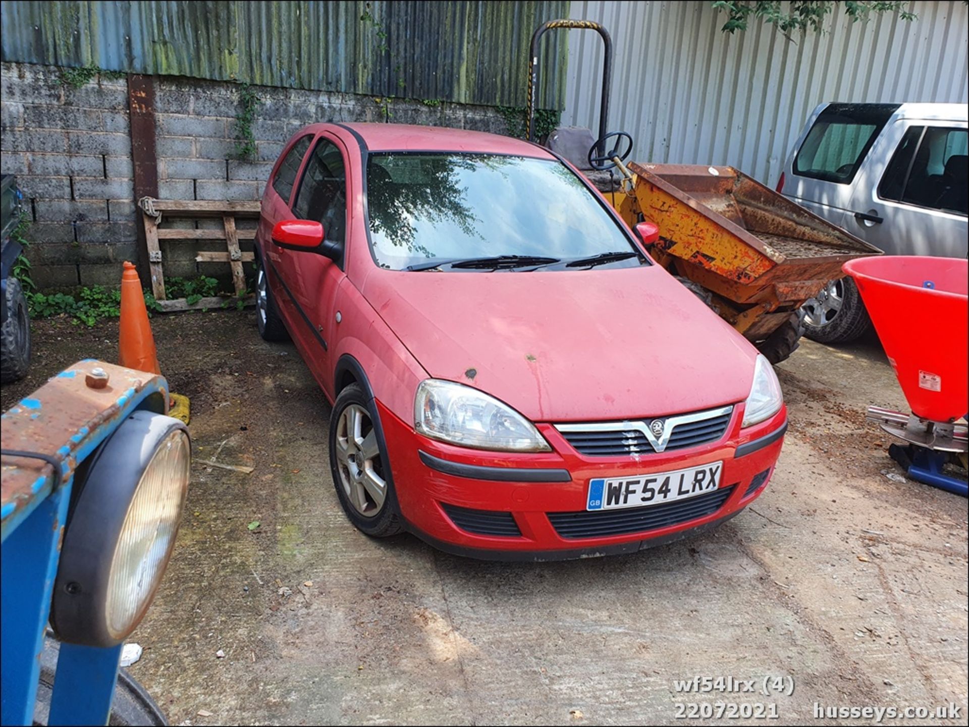 04/54 VAUXHALL CORSA ENERGY TWINPORT - 998cc 3dr Hatchback (Red, 61k) - Image 5 of 16