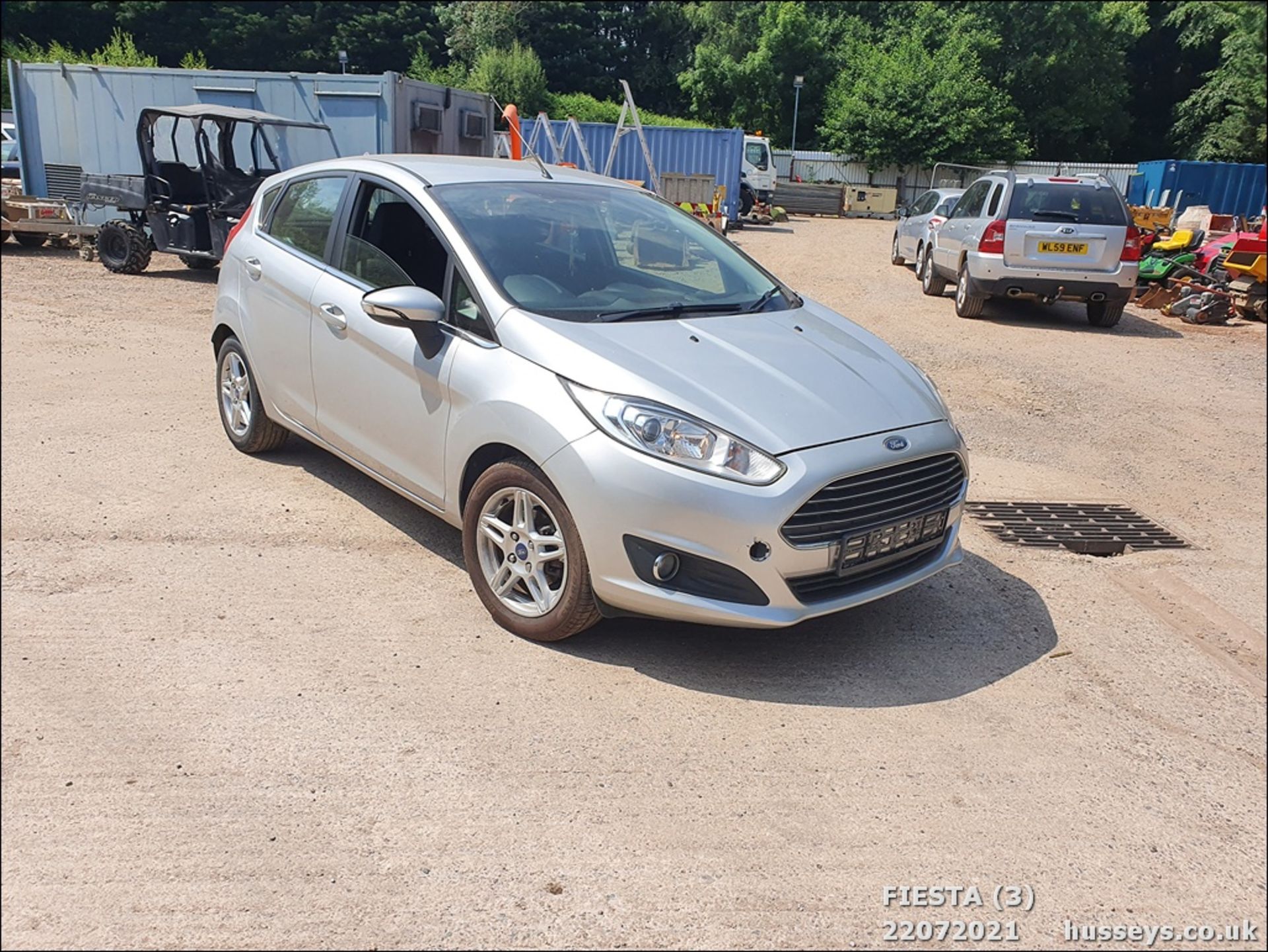 13/63 FORD FIESTA ZETEC - 998cc 5dr Hatchback (Silver, 85k) - Image 4 of 21