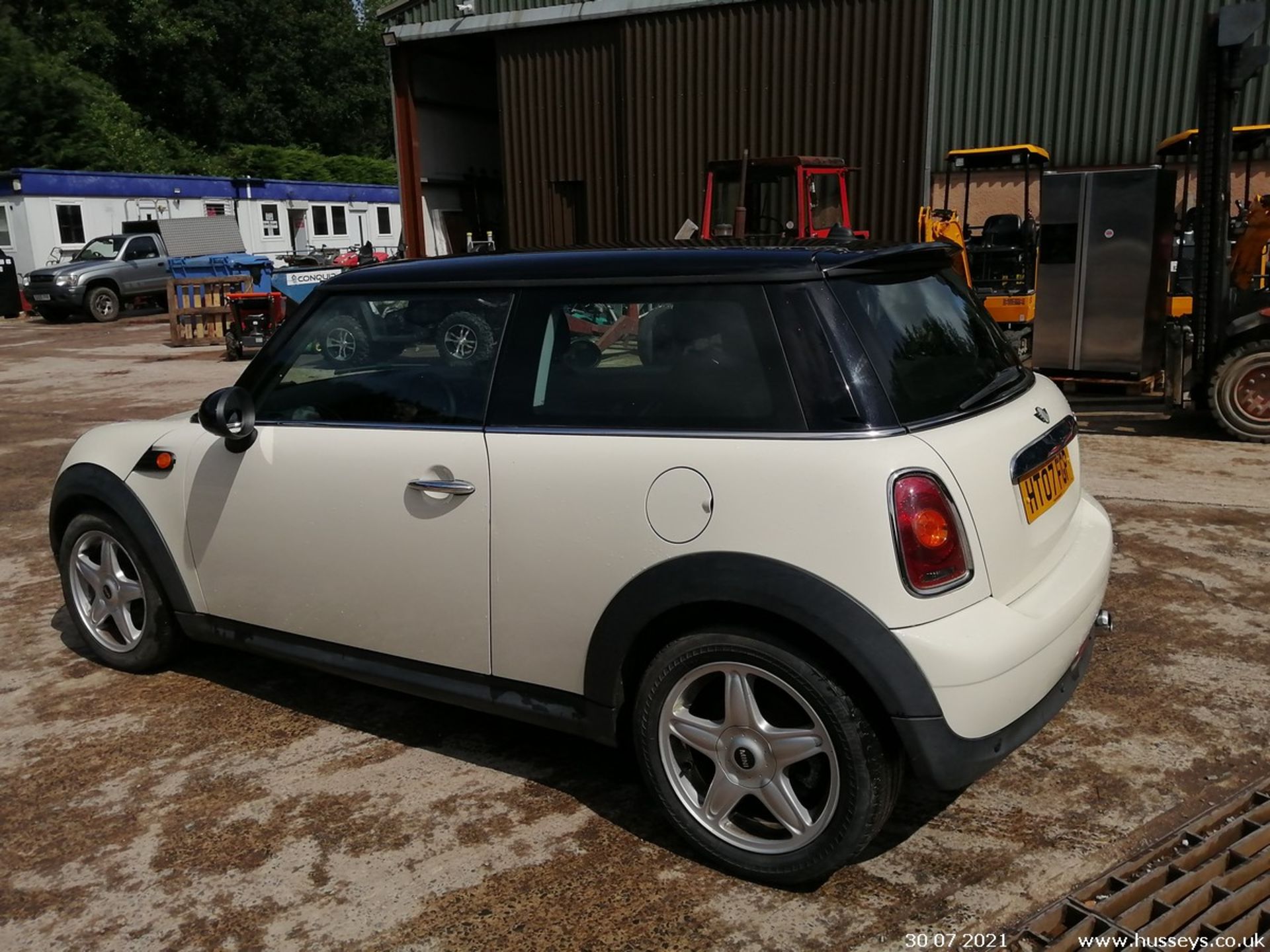 07/07 MINI COOPER - 1598cc 3dr Hatchback (White) - Image 9 of 26