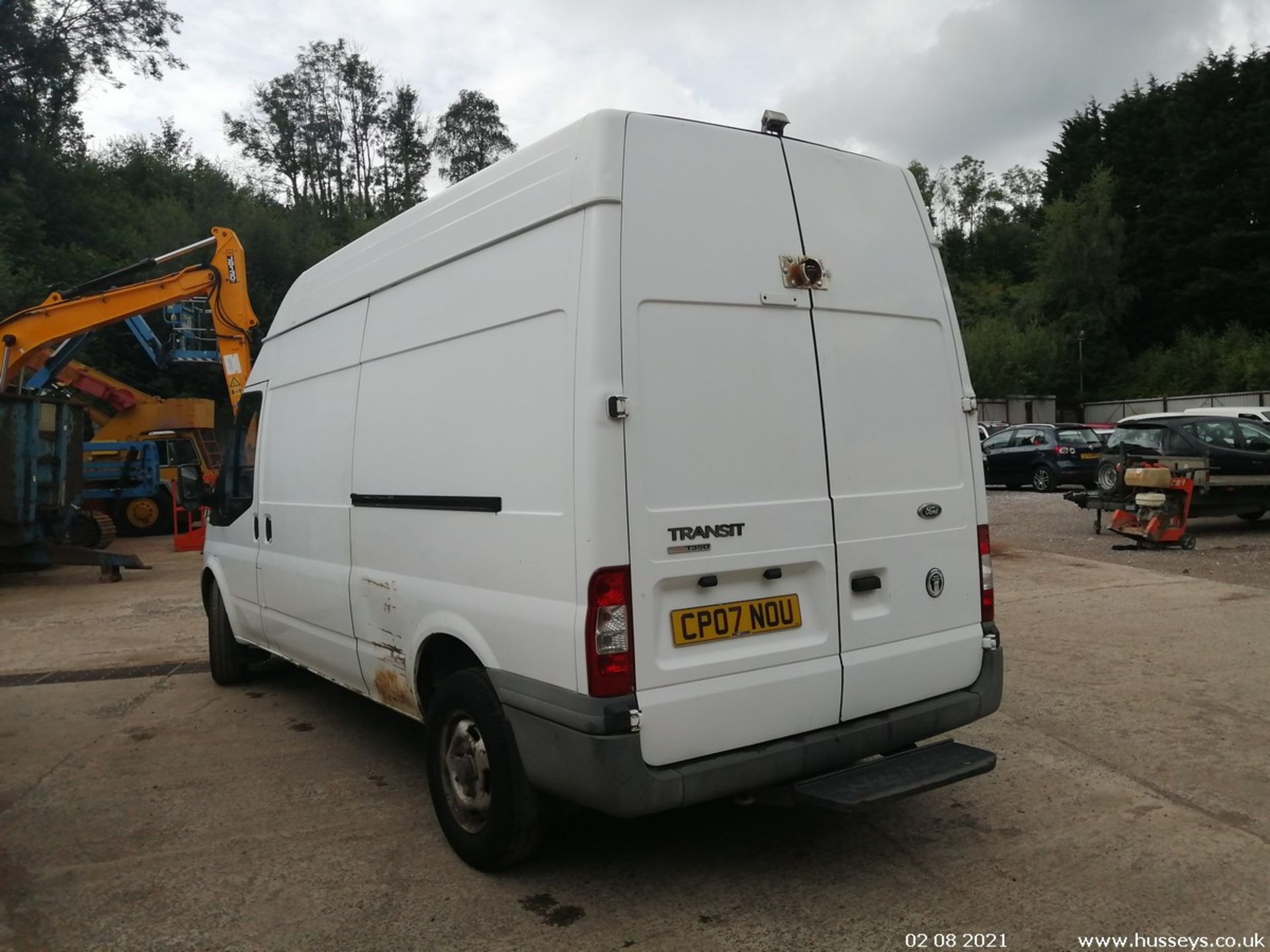 07/07 FORD TRANSIT 110 T350L FWD - 2198cc 5dr Van (White, 162k) - Image 7 of 12