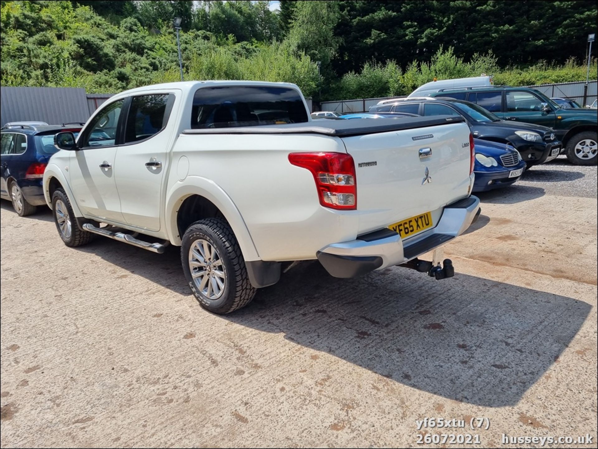 15/65 MITSUBISHI L200 TITAN DCB DI-D 4X4 - 2442cc 4dr 4x4 (White, 108k) - Image 6 of 14