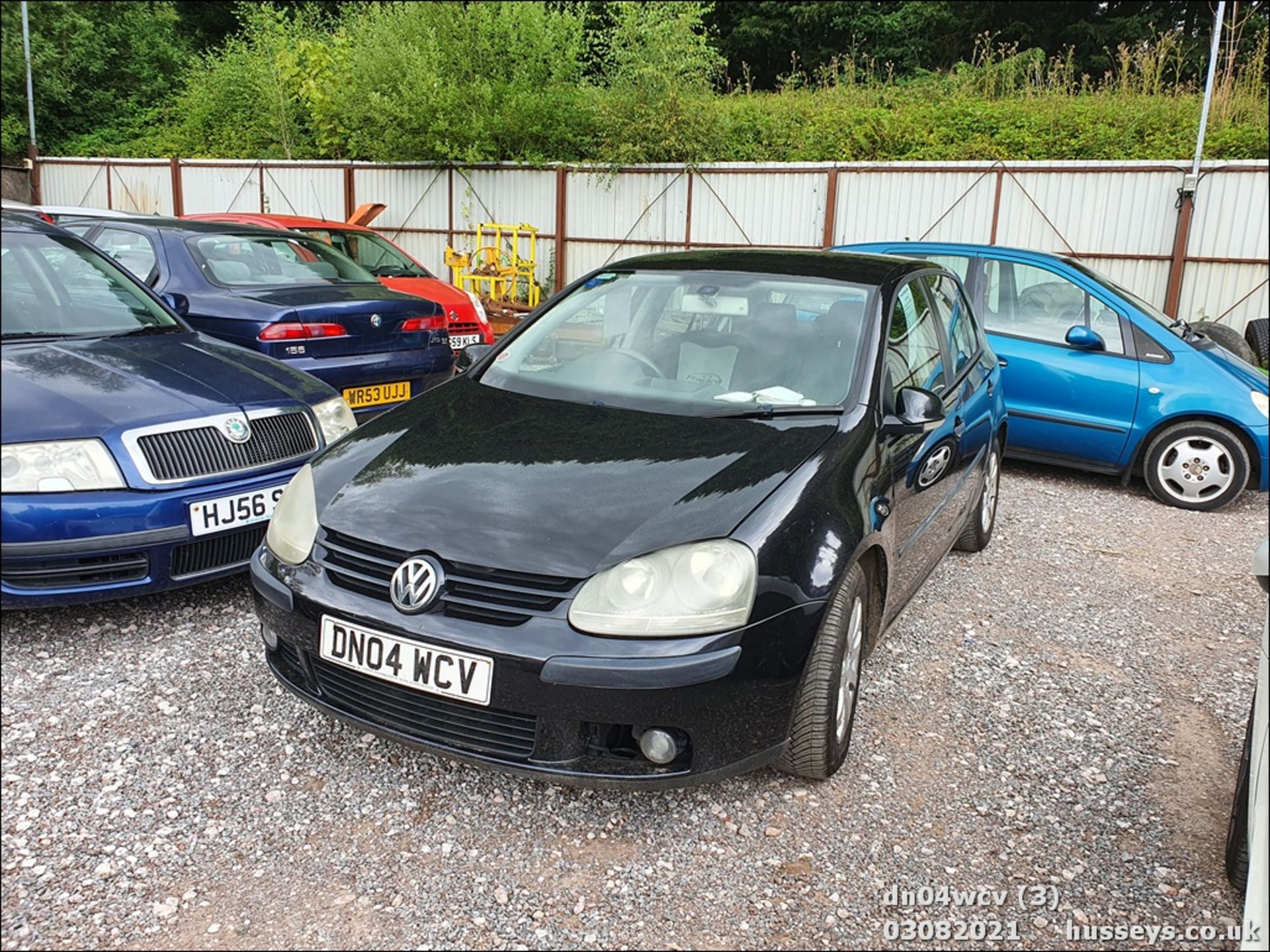 04/04 VOLKSWAGEN GOLF TDI SE - 1896cc 5dr Hatchback (Black, 190k) - Image 3 of 9