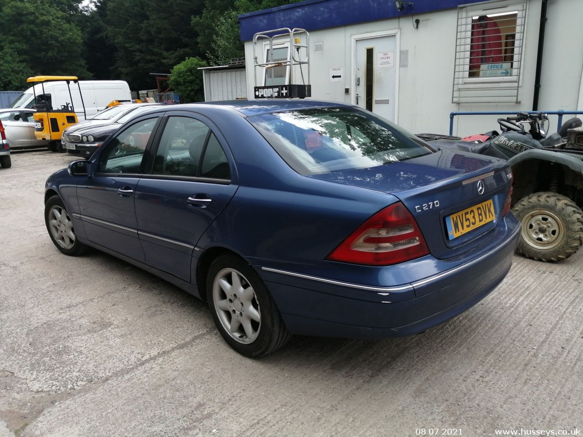 03/53 MERCEDES C270 CDI ELEGANCE SE AUTO - 2685cc 4dr Saloon (Blue, 135k) - Image 5 of 10