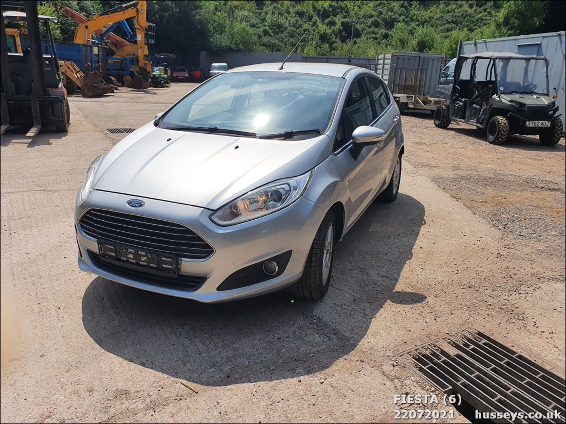 13/63 FORD FIESTA ZETEC - 998cc 5dr Hatchback (Silver, 85k) - Image 7 of 21