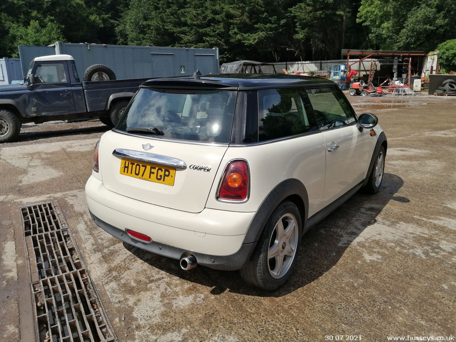 07/07 MINI COOPER - 1598cc 3dr Hatchback (White) - Image 13 of 26