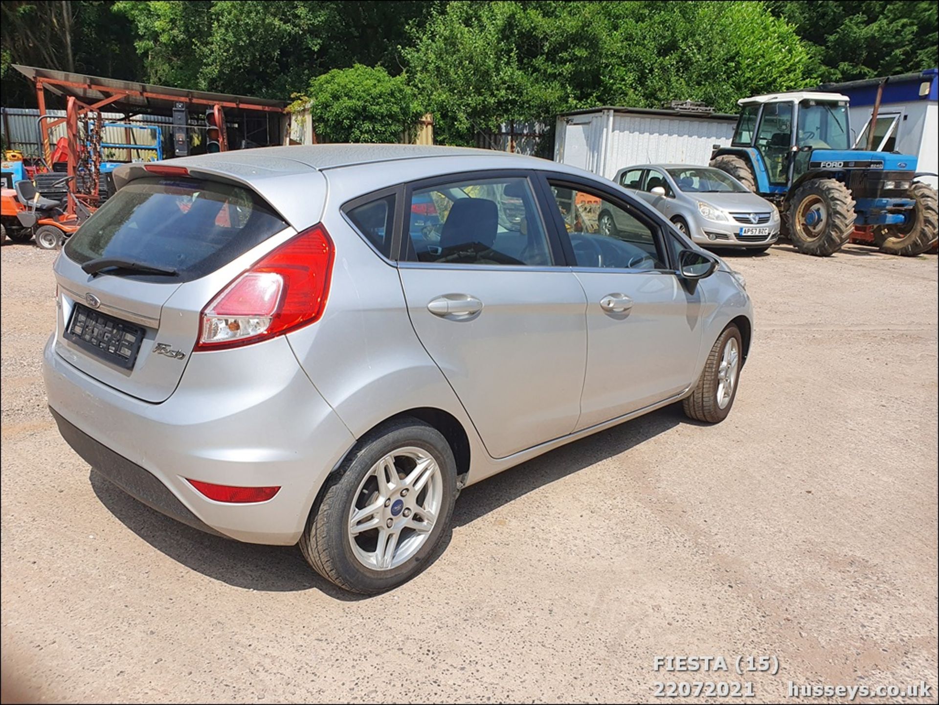 13/63 FORD FIESTA ZETEC - 998cc 5dr Hatchback (Silver, 85k) - Image 16 of 21