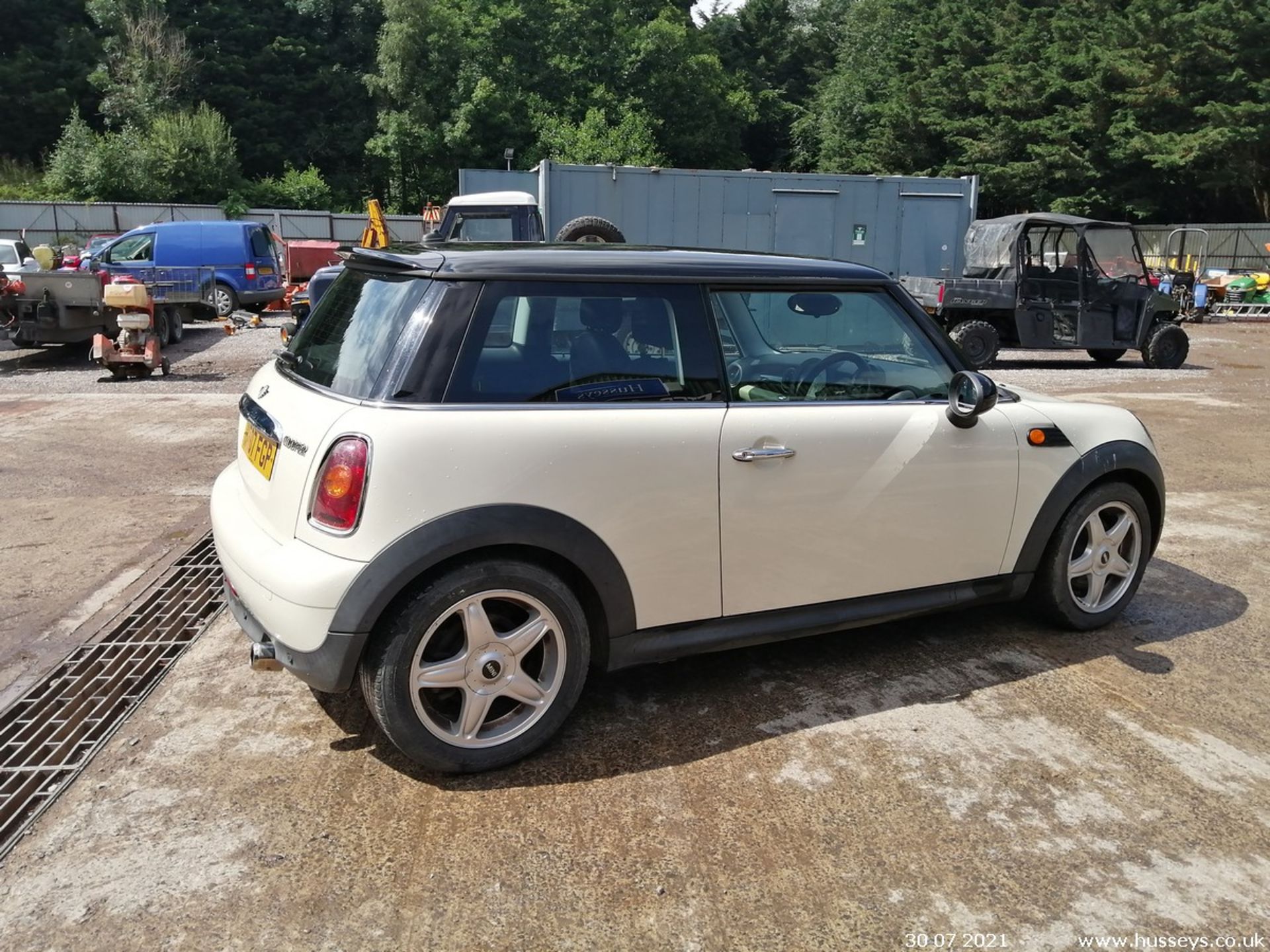 07/07 MINI COOPER - 1598cc 3dr Hatchback (White) - Image 15 of 26