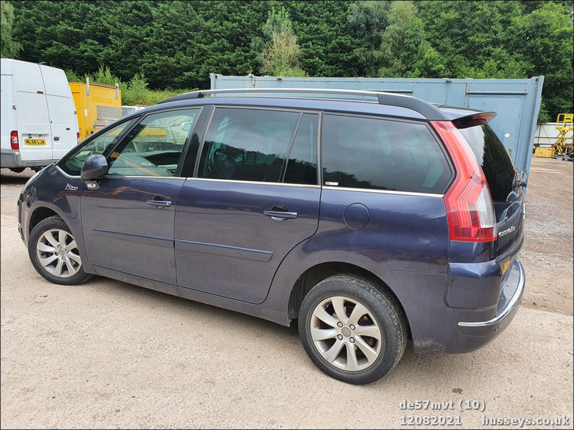 07/57 CITROEN C4 PICASSO 7 EXCL HDI A - 1560cc 5dr MPV (Mauve/purple, 93k) - Image 10 of 18