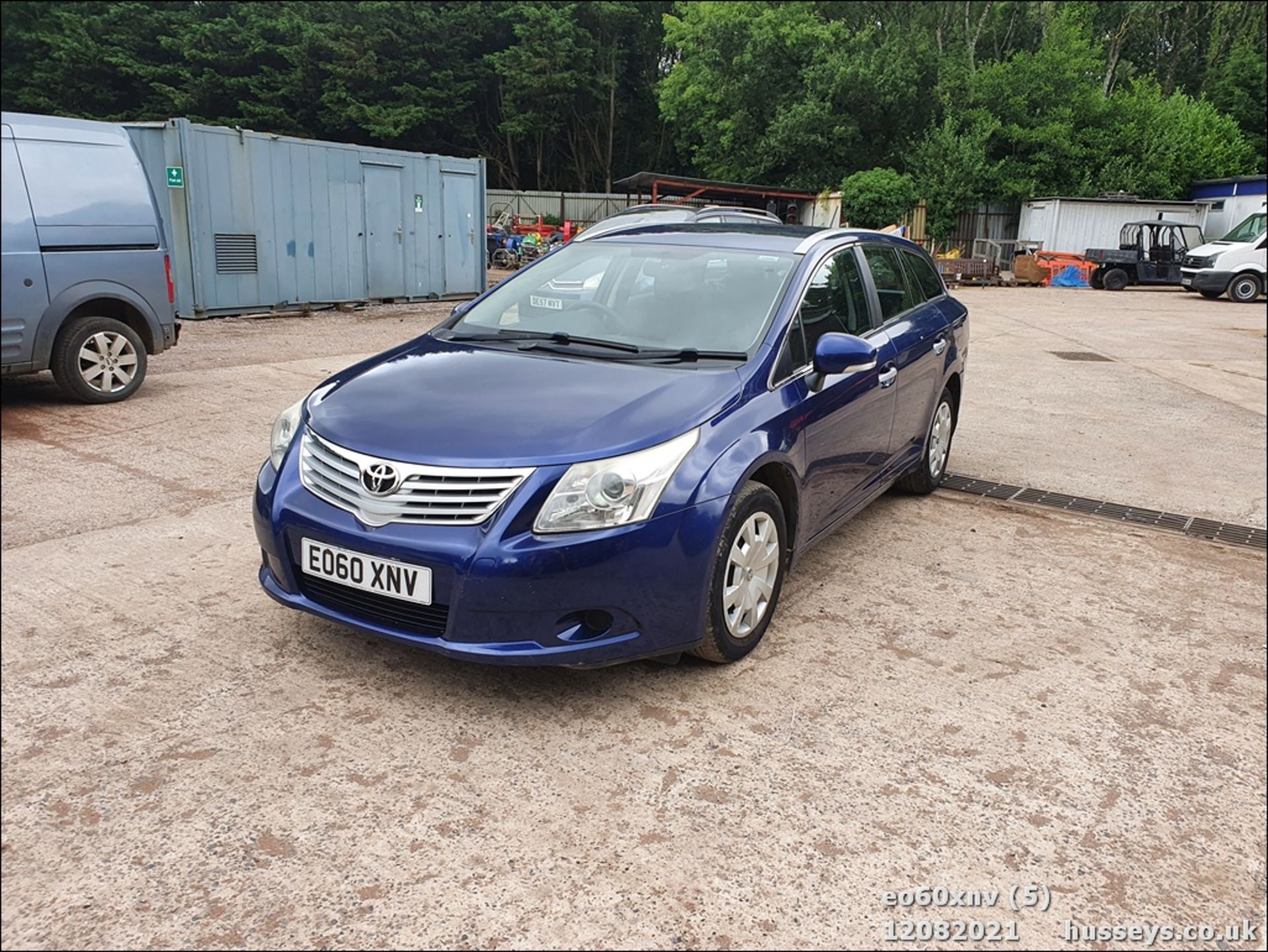 10/60 TOYOTA AVENSIS T2 D-4D - 1995cc 5dr Estate (Blue, 216k) - Image 5 of 19