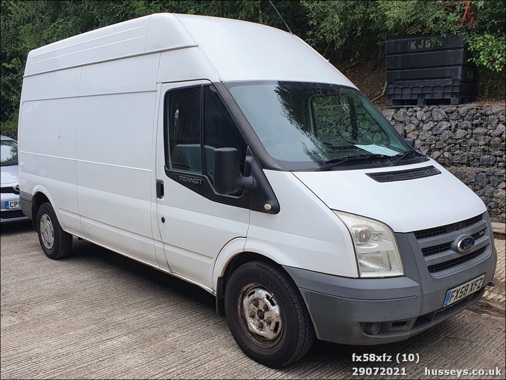 08/58 FORD TRANSIT 115 T350L RWD - 2402cc 5dr Van (White) - Image 10 of 10