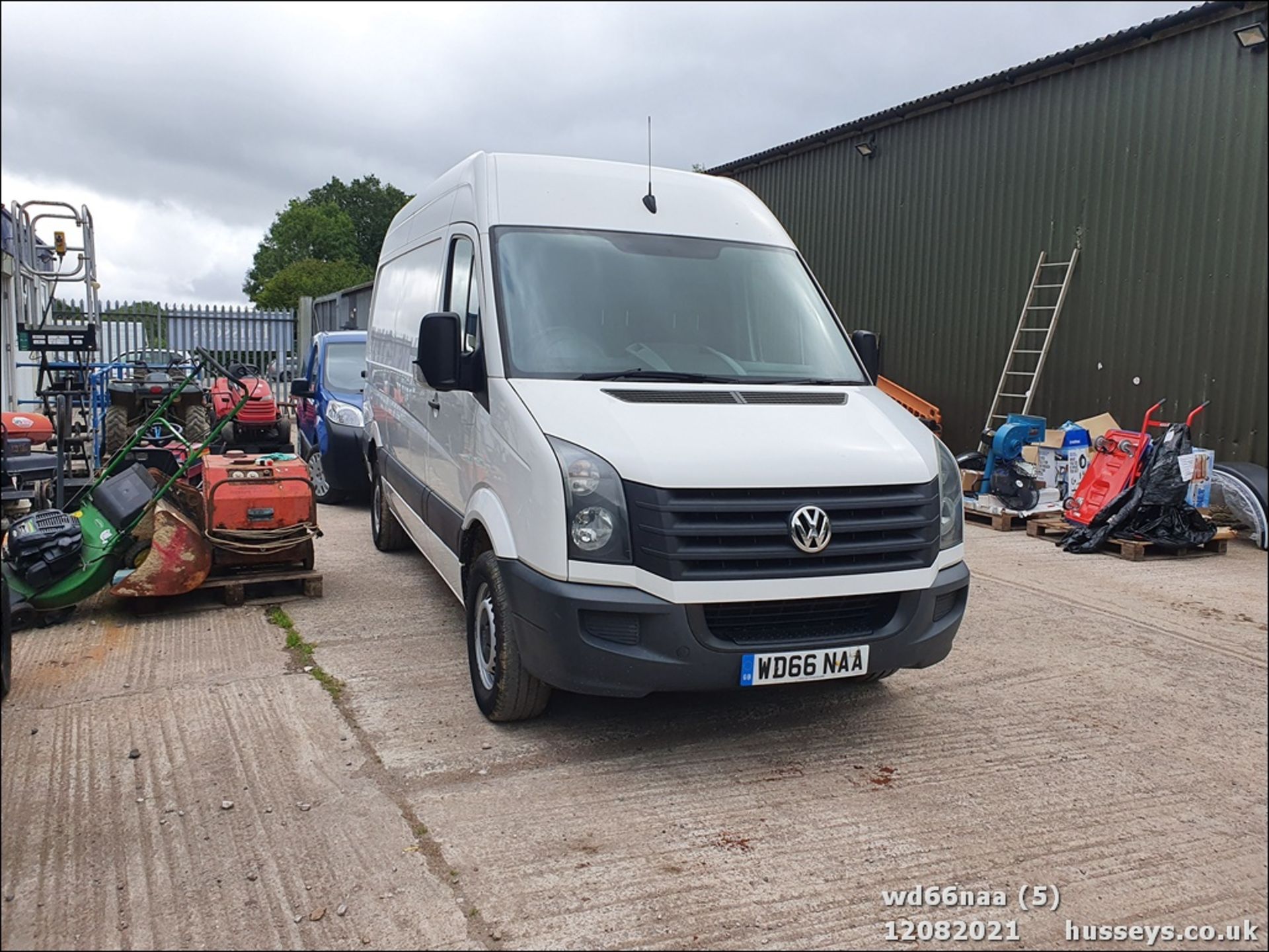 17/66 VOLKSWAGEN CRAFTER CR35 TDI BMT - 1968cc 5dr Van (White, 149k) - Image 5 of 12