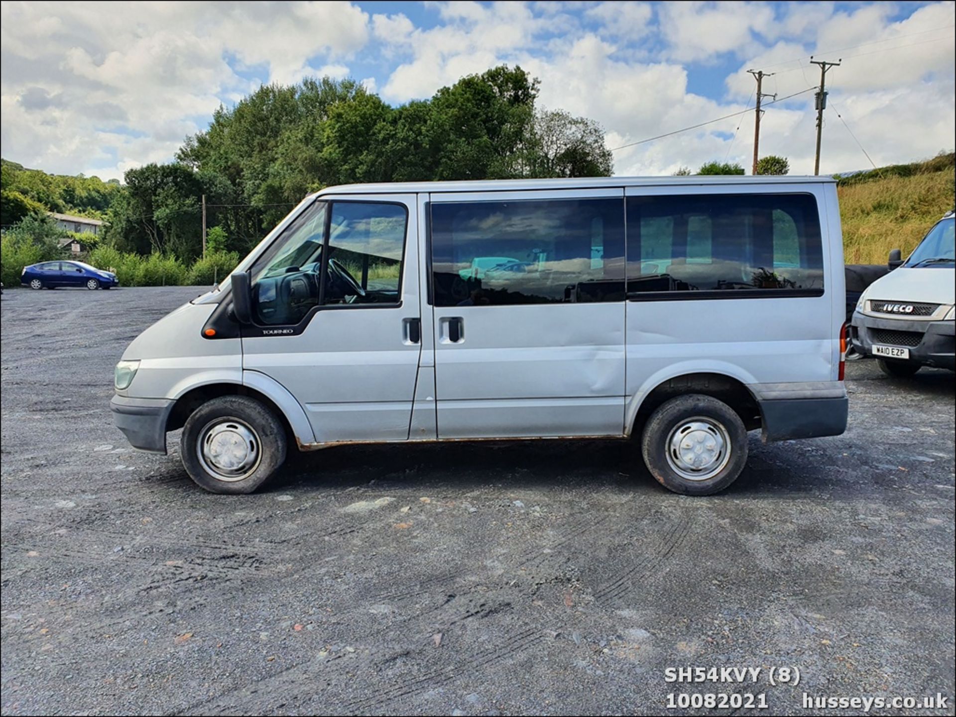 04/54 FORD TOURNEO GLX 280 SWB - 1998cc Minibus (Silver) - Image 8 of 18