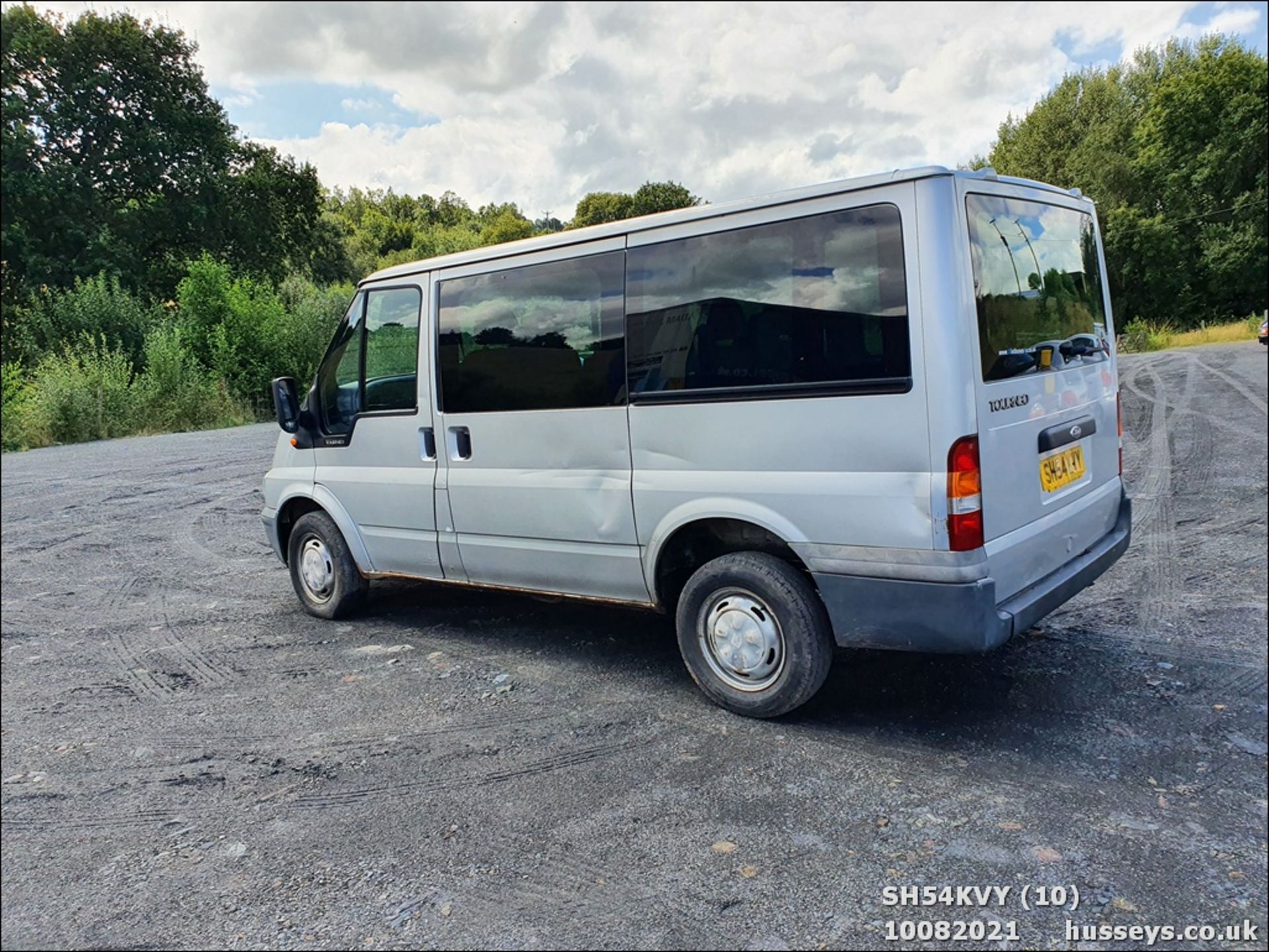 04/54 FORD TOURNEO GLX 280 SWB - 1998cc Minibus (Silver) - Image 10 of 18