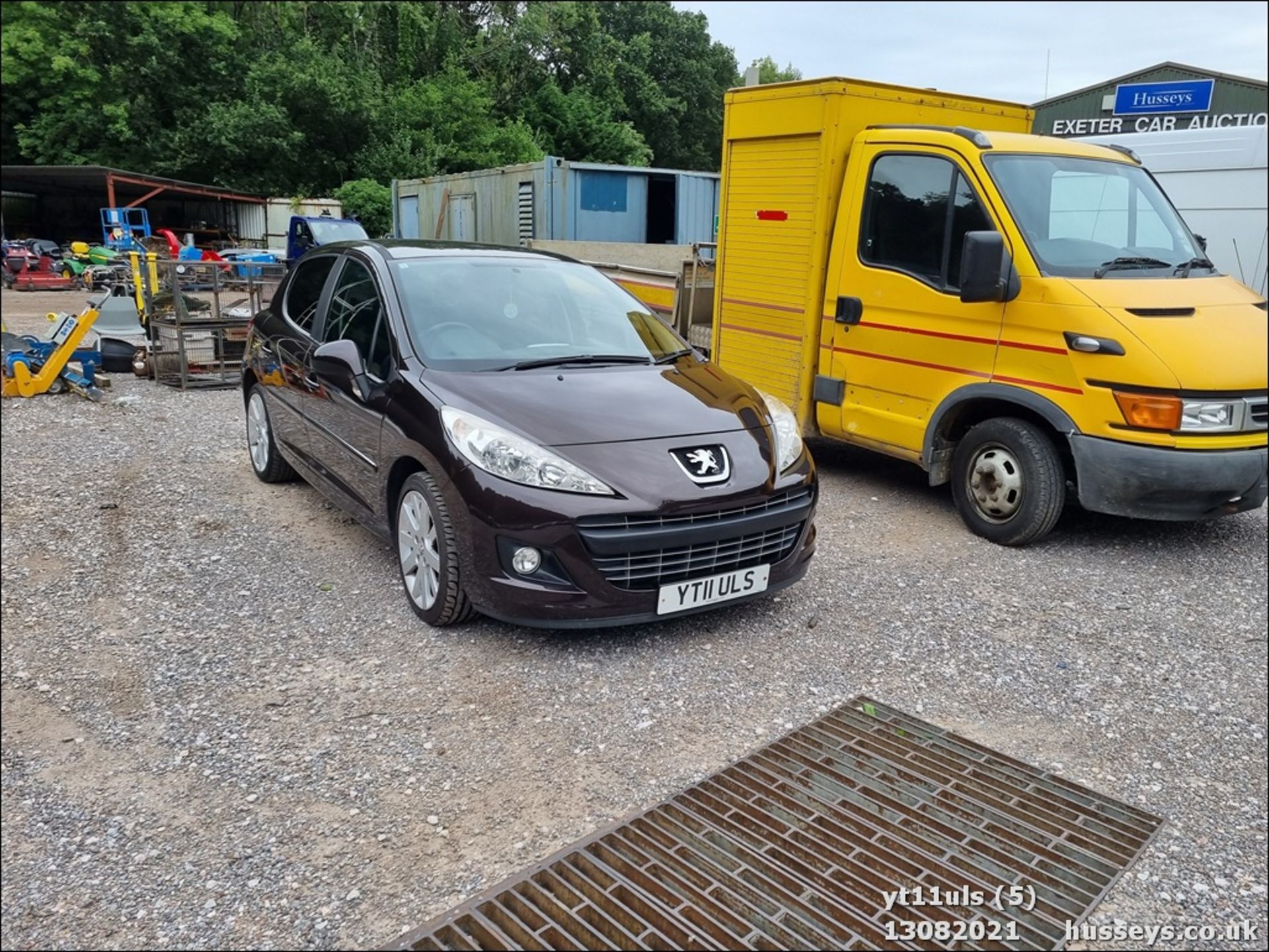 11/11 PEUGEOT 207 ALLURE - 1598cc 5dr Hatchback (Red, 38k) - Image 5 of 20