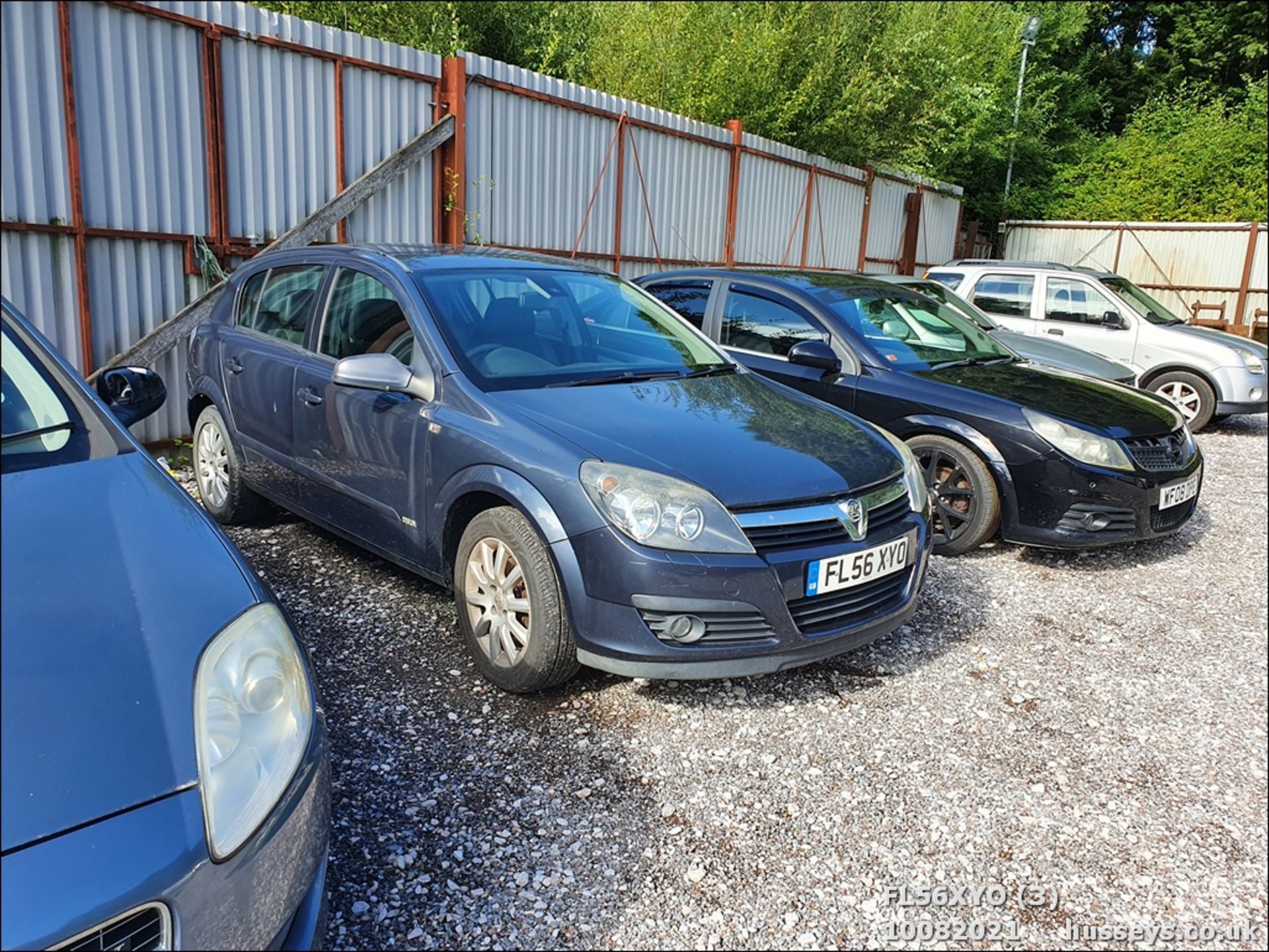 06/56 VAUXHALL ASTRA DESIGN TWINPORT - 1598cc 5dr Hatchback (Blue, 100k) - Image 4 of 11