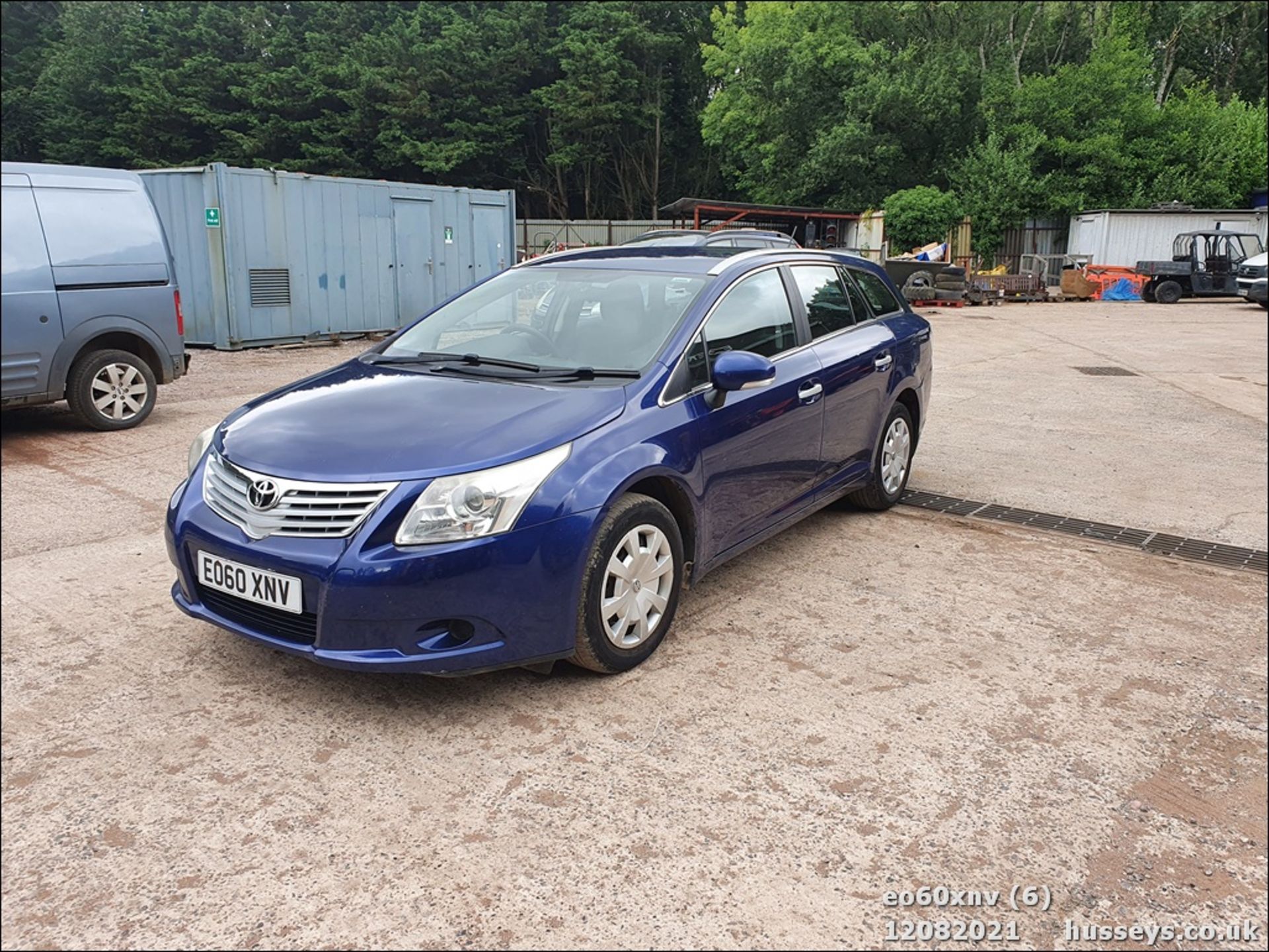 10/60 TOYOTA AVENSIS T2 D-4D - 1995cc 5dr Estate (Blue, 216k) - Image 6 of 19